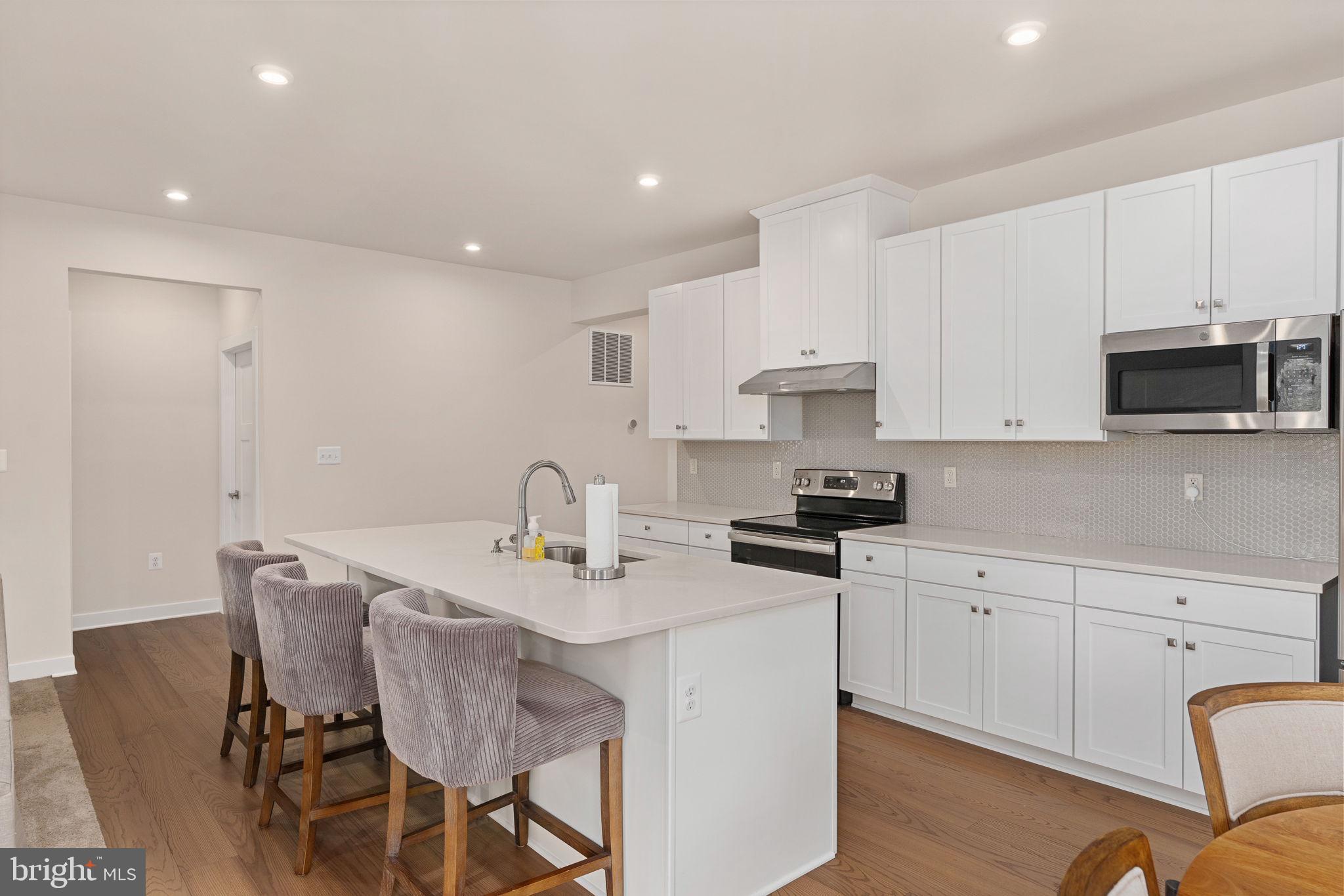 1218 CITY VIEW LANE