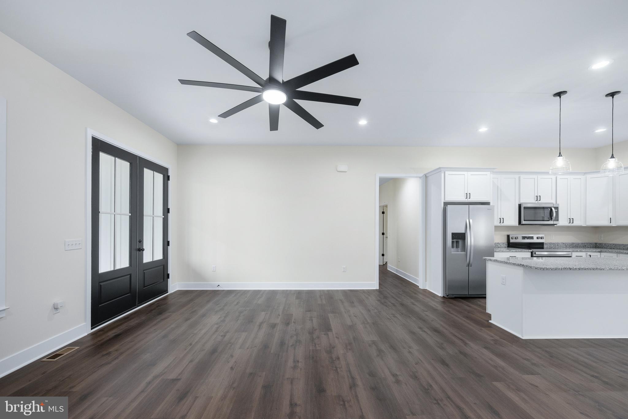 GLEBE HARBOR - Residential