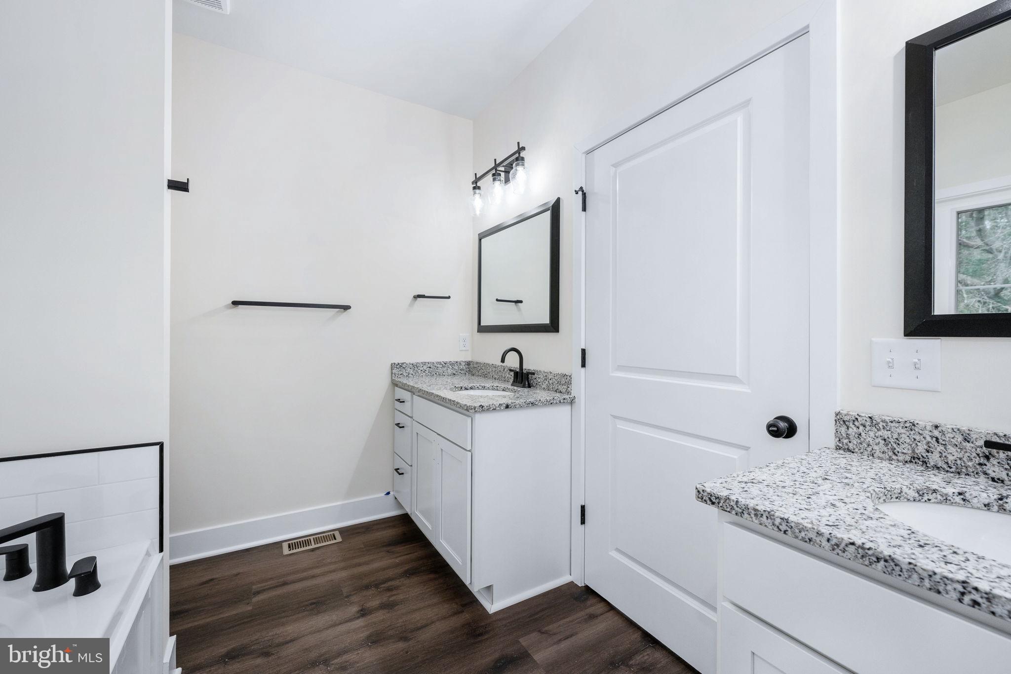 GLEBE HARBOR - Residential