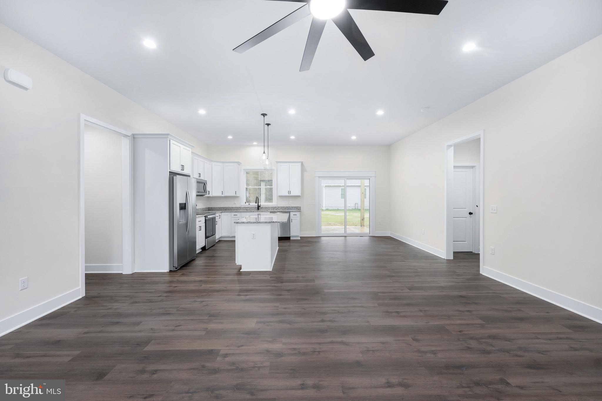 GLEBE HARBOR - Residential