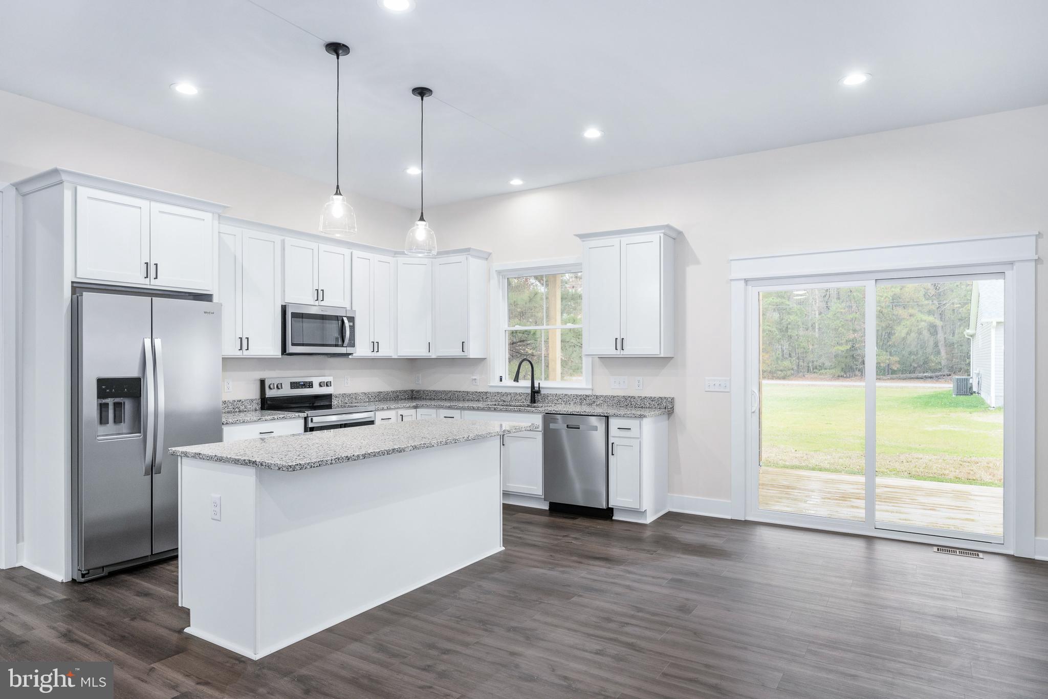 GLEBE HARBOR - Residential