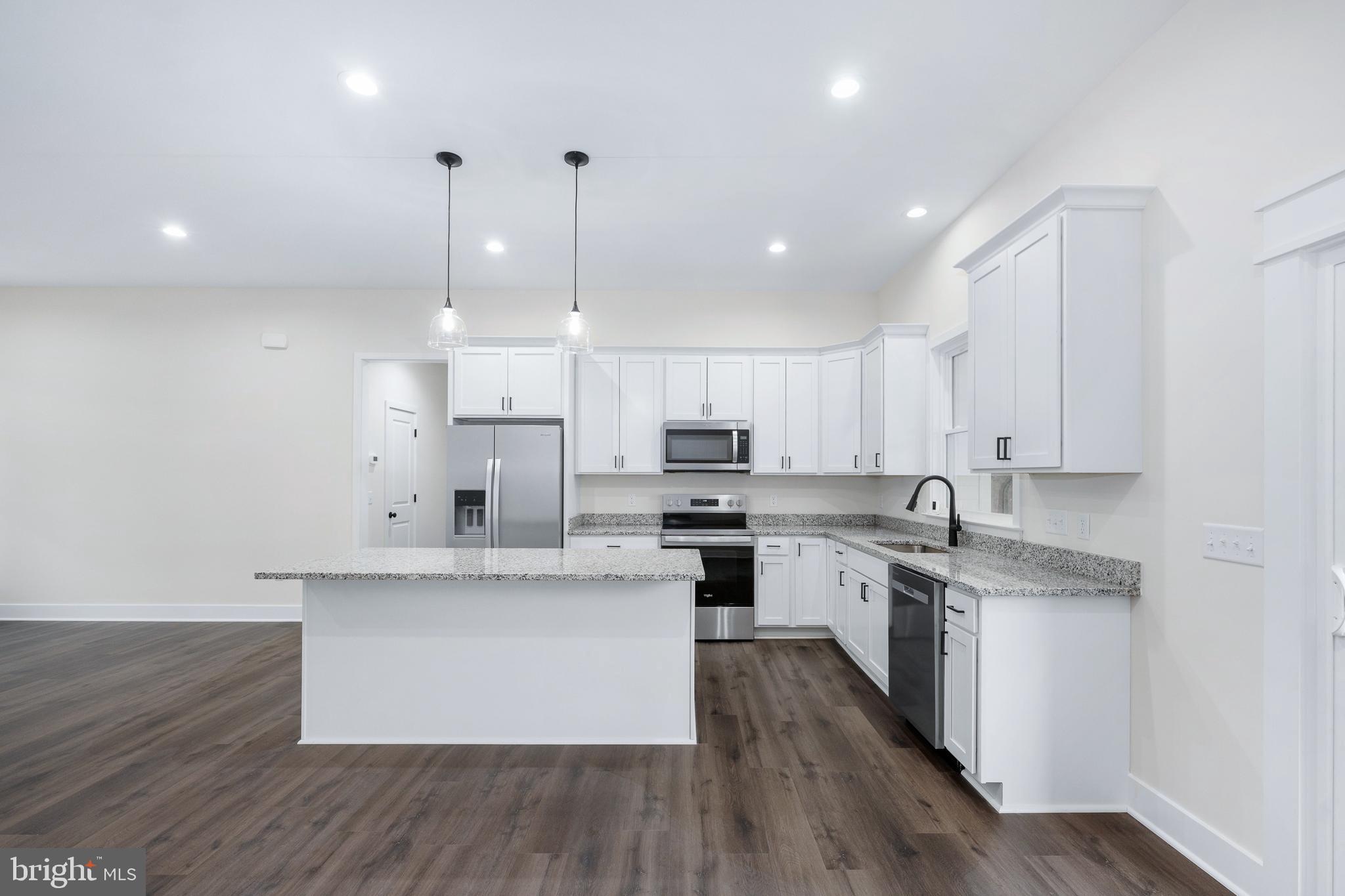 GLEBE HARBOR - Residential