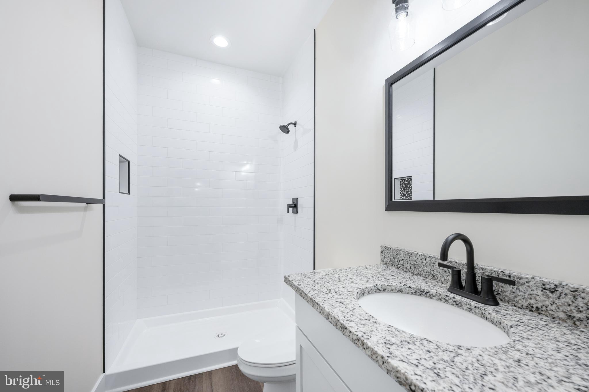 GLEBE HARBOR - Residential