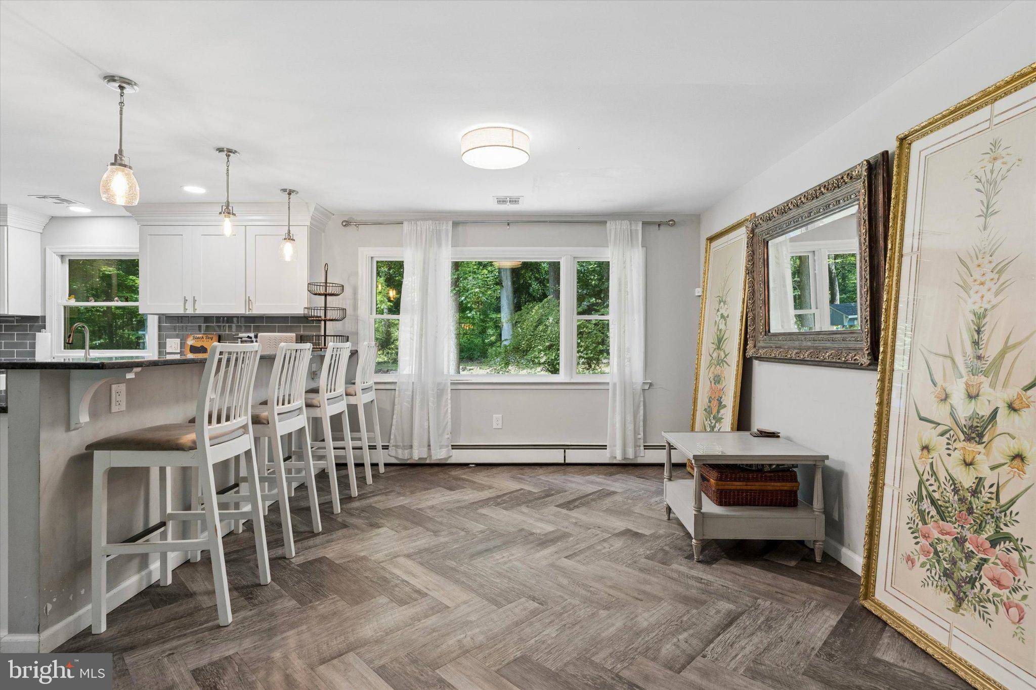 302 W FERRY ROAD