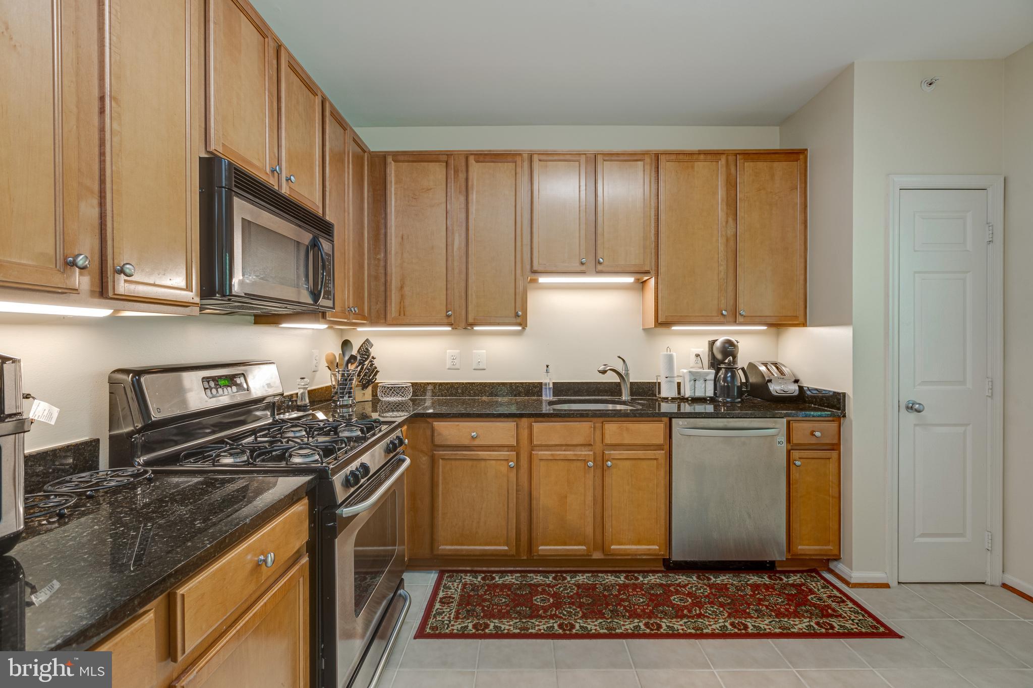 NORTH POINT VILLAS - Residential