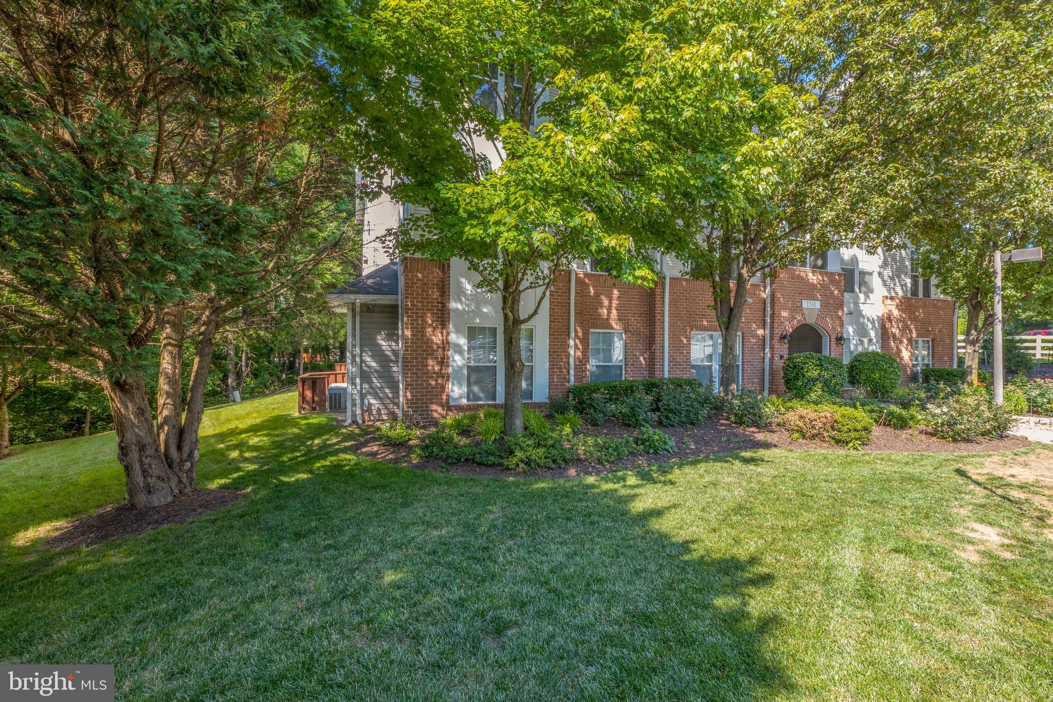 NORTH POINT VILLAS - Residential