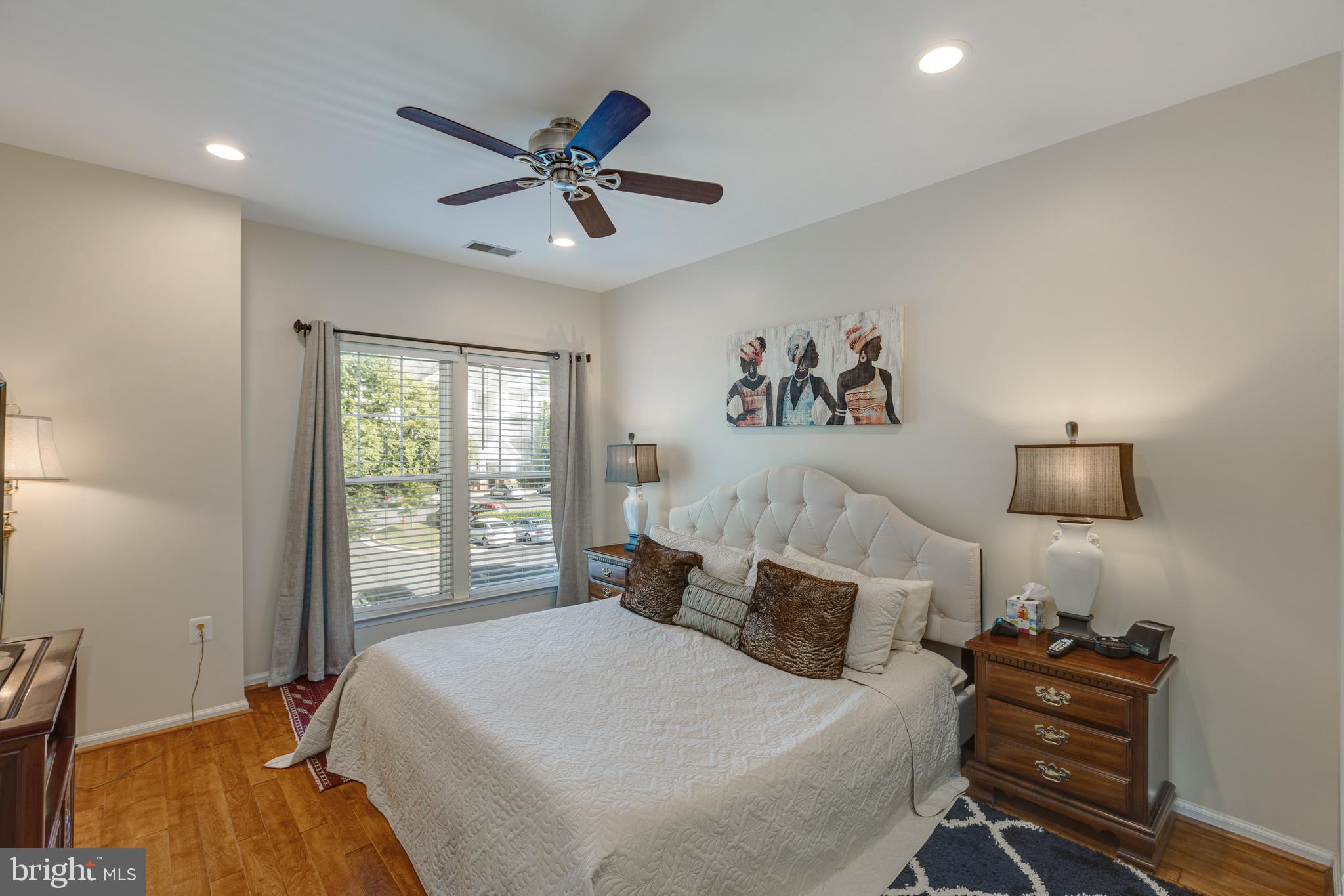 NORTH POINT VILLAS - Residential