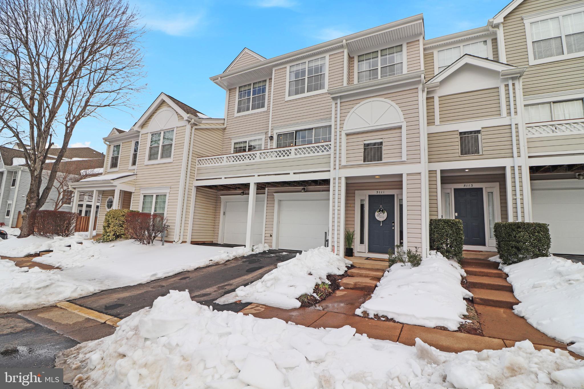 LIFESTYLE AT SULLY STATION - Residential