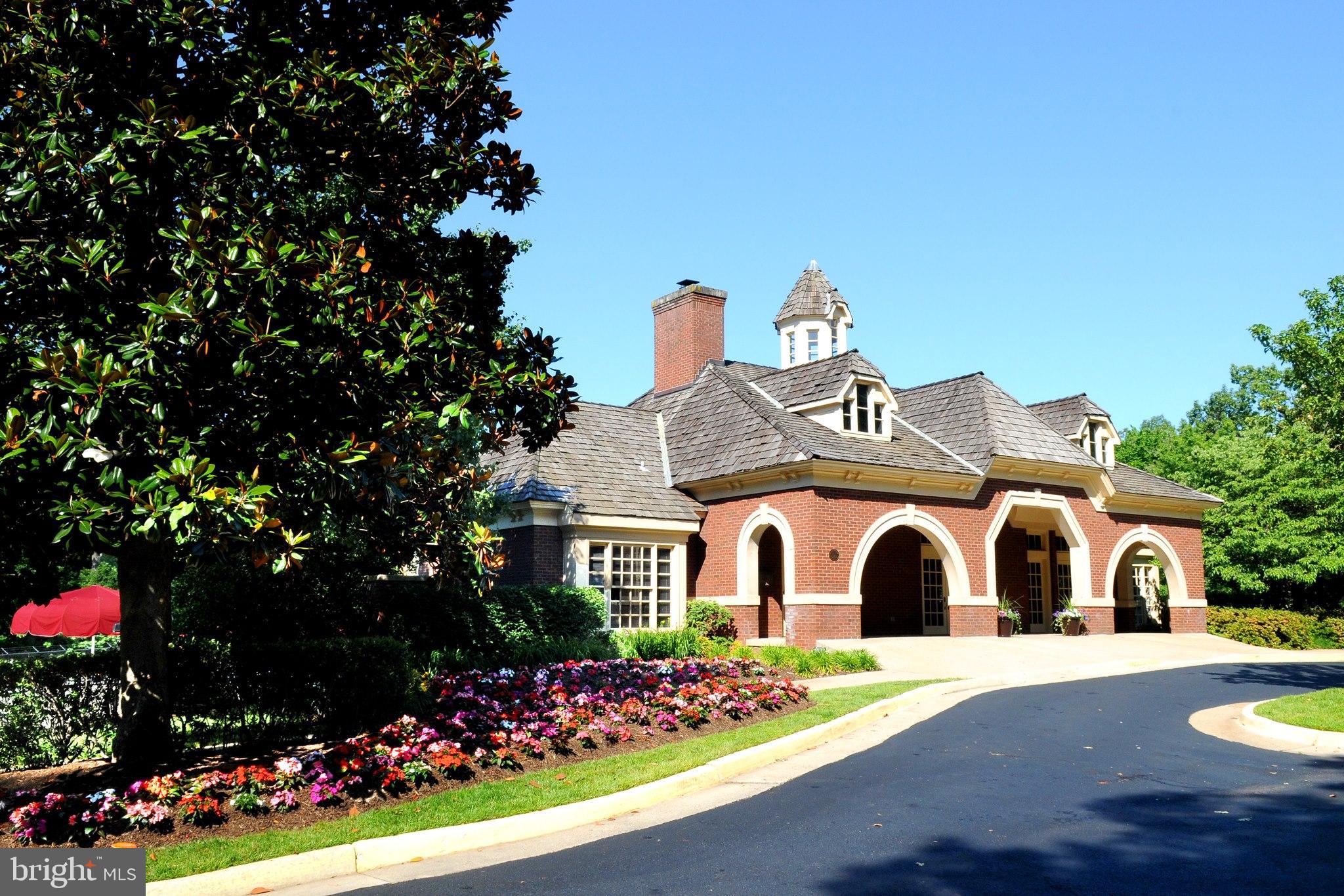 LIFESTYLE AT SULLY STATION - Residential