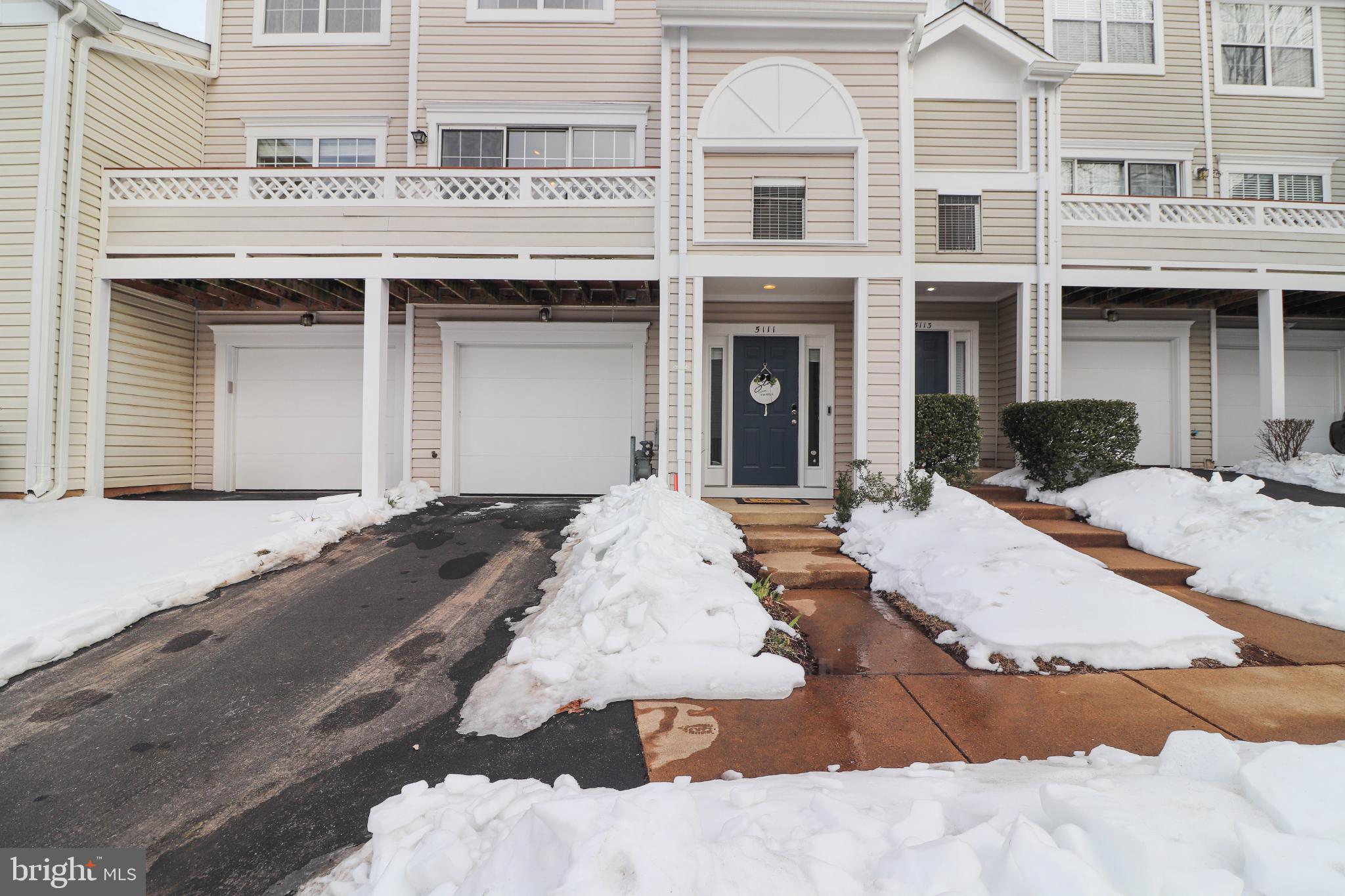 LIFESTYLE AT SULLY STATION - Residential