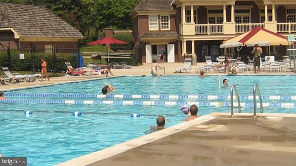 LIFESTYLE AT SULLY STATION - Residential