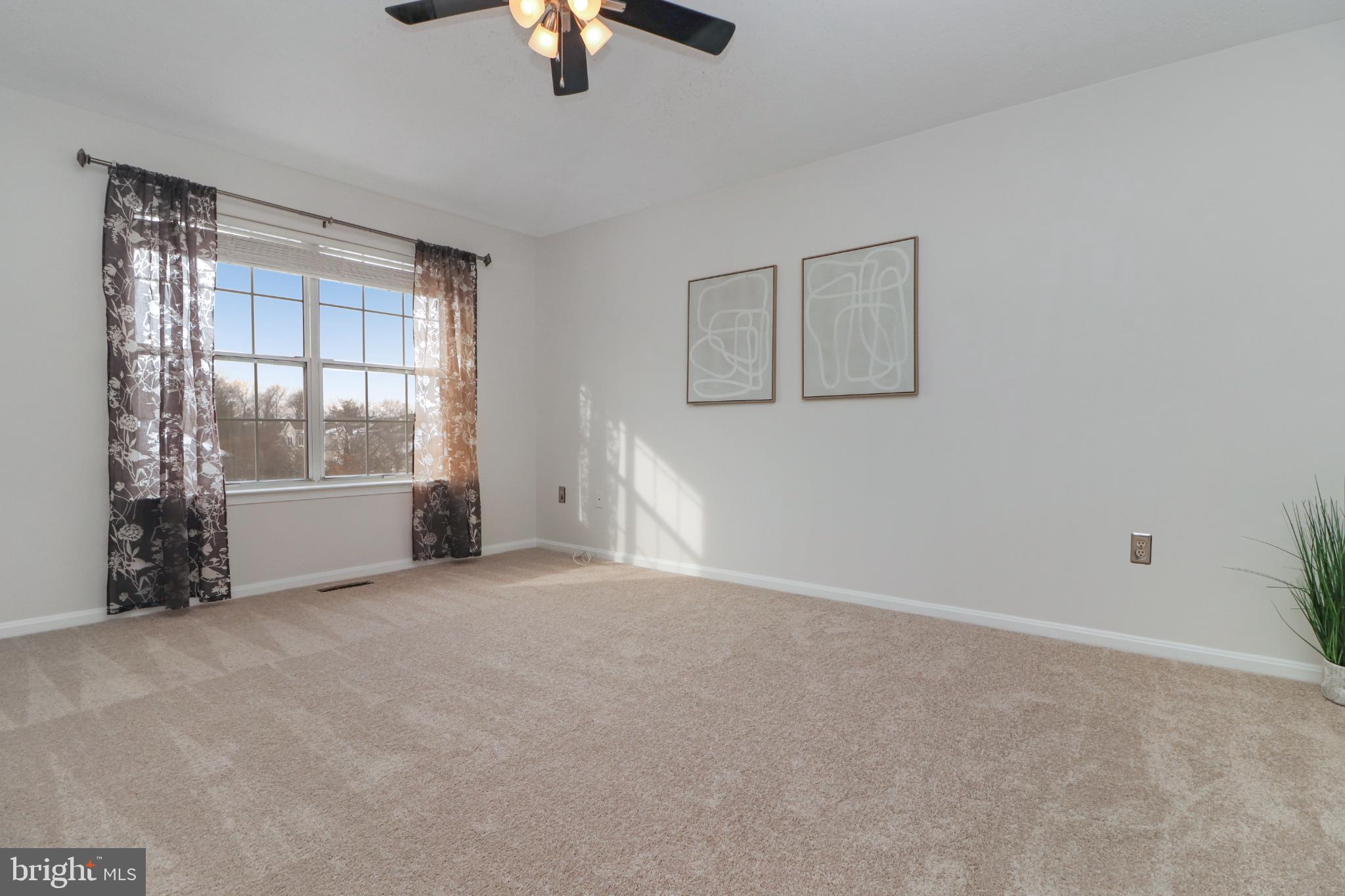 LIFESTYLE AT SULLY STATION - Residential