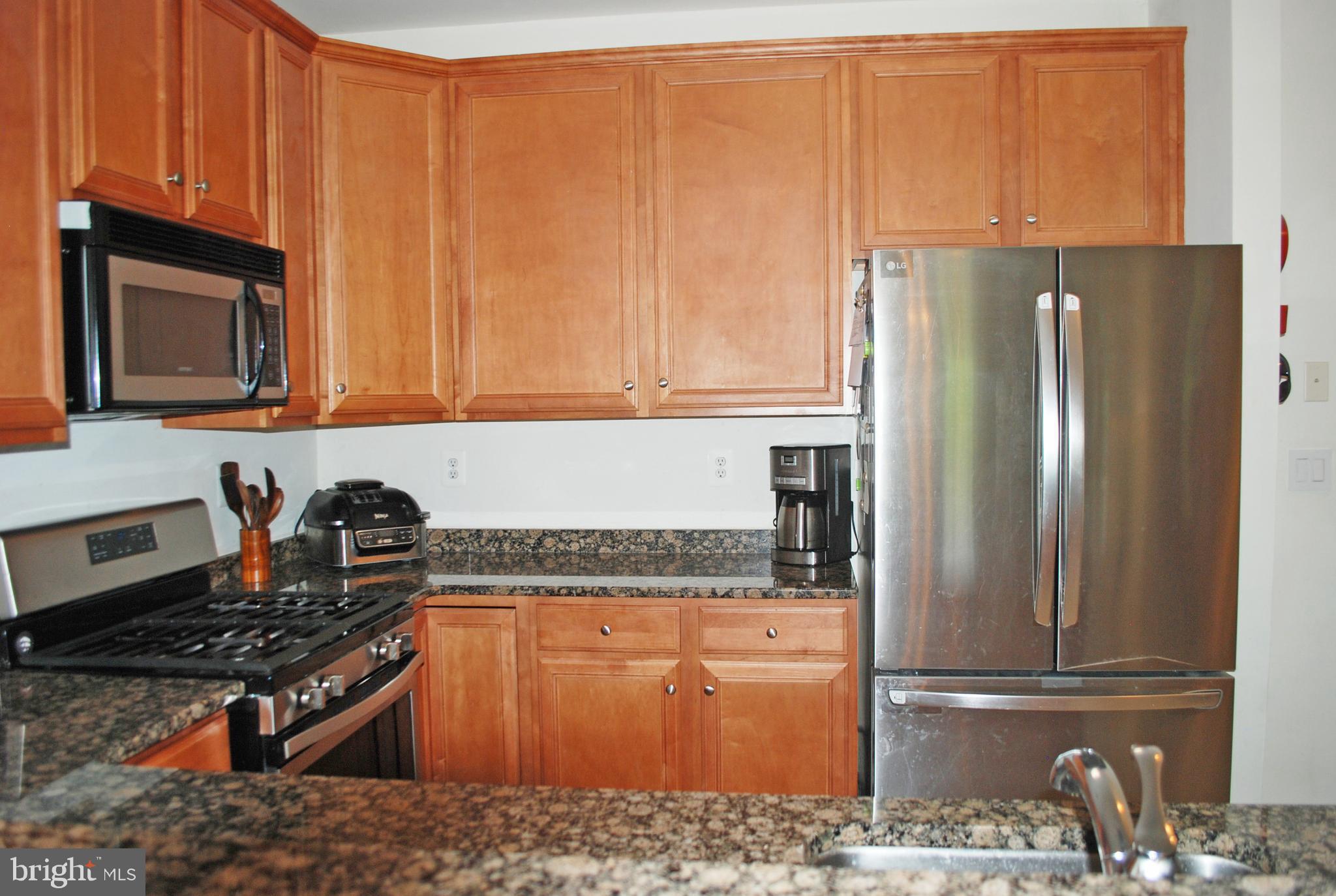 THE HOLLOW AT FOX VA - Residential