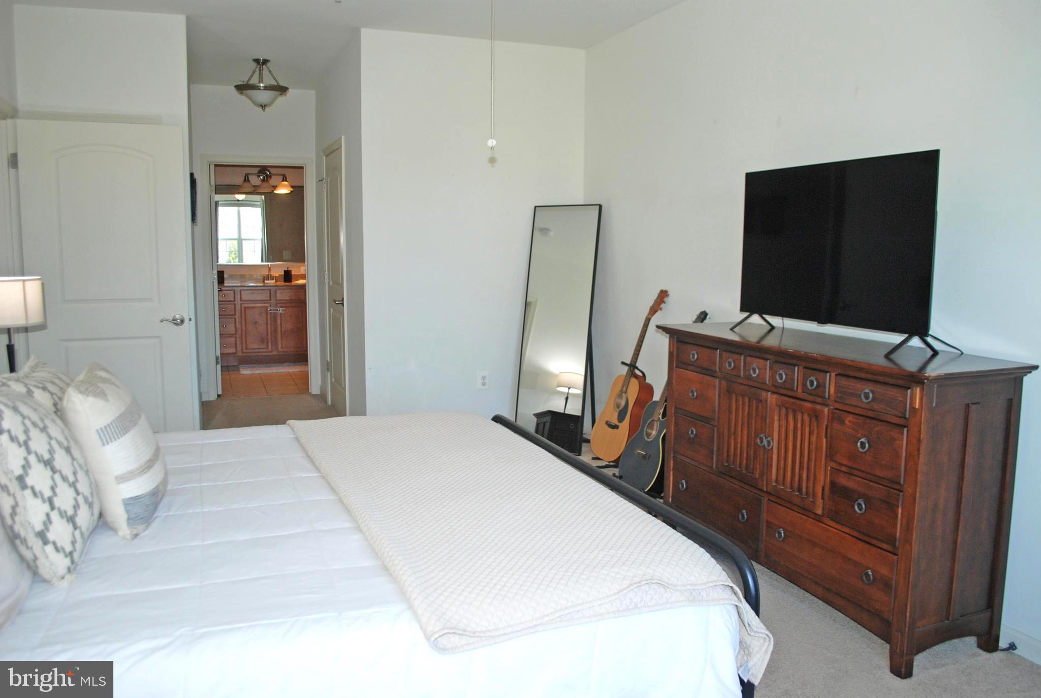 THE HOLLOW AT FOX VA - Residential