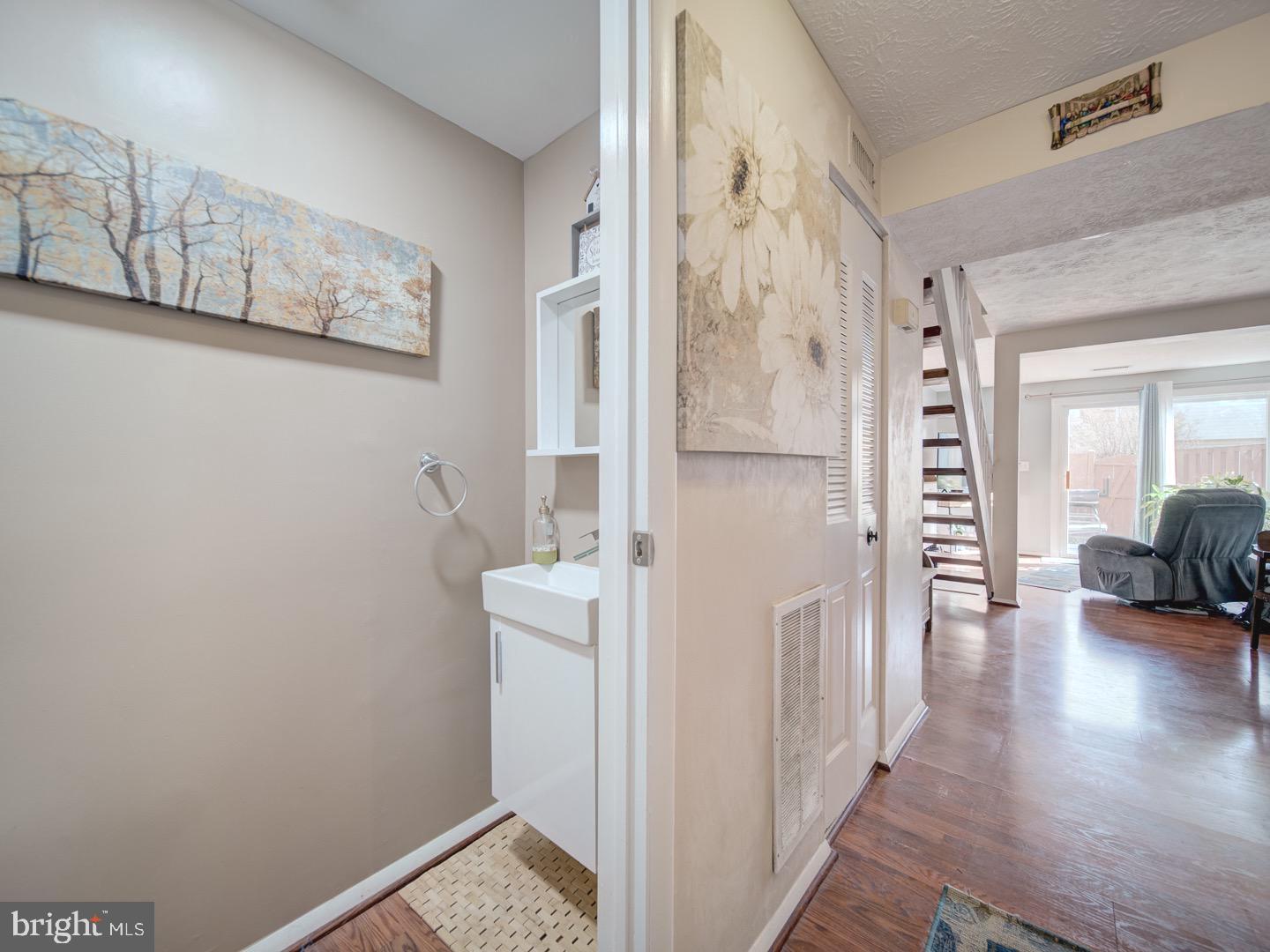 GUNNERS LAKE VILLAGE - Residential