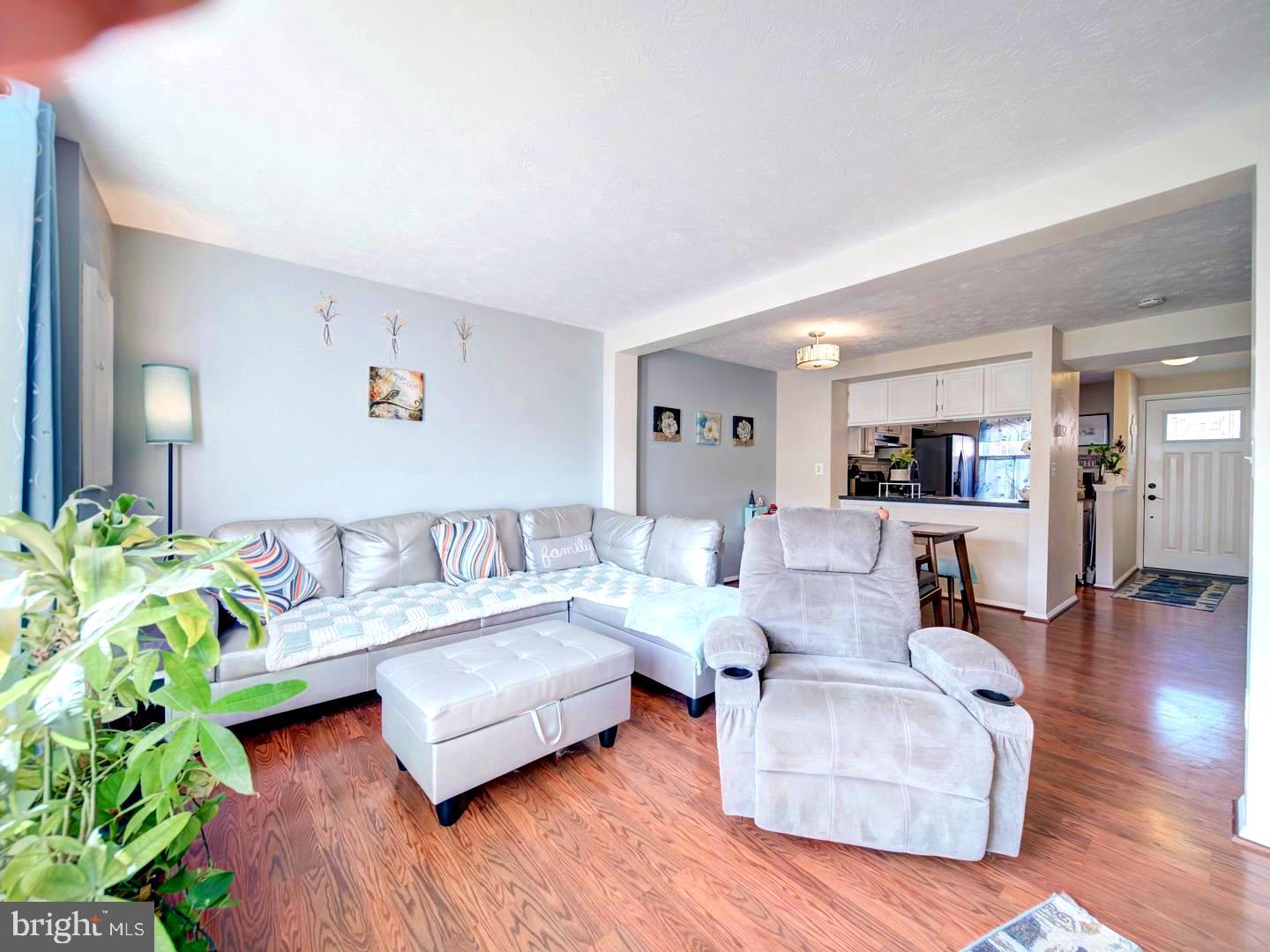 GUNNERS LAKE VILLAGE - Residential