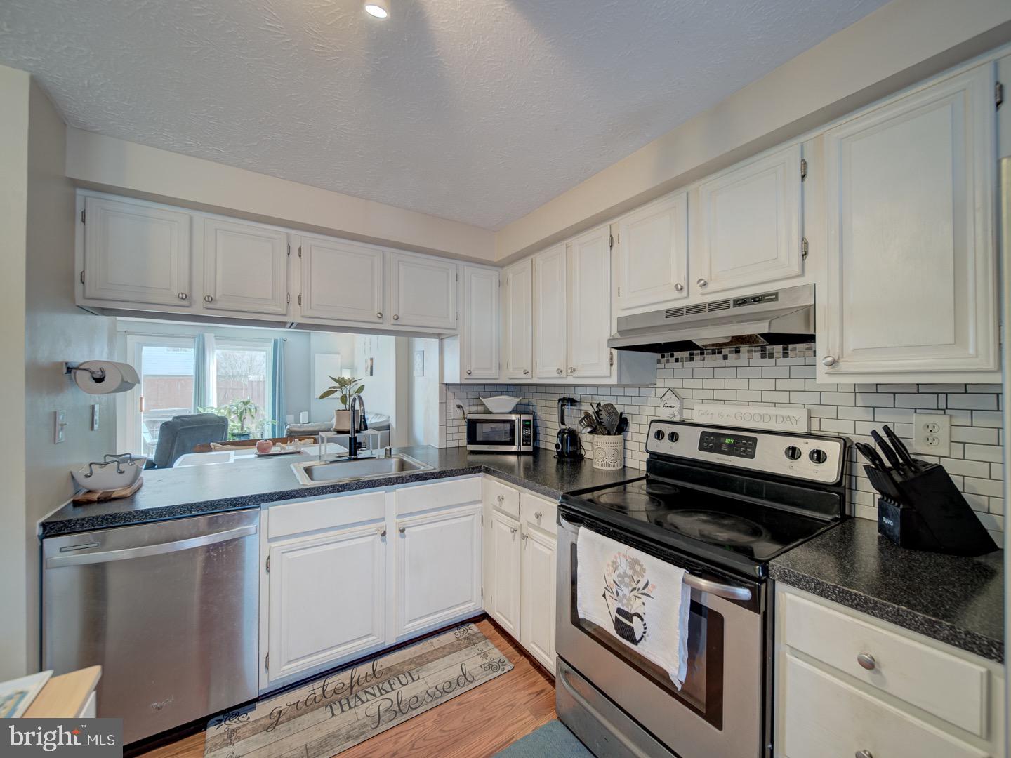 GUNNERS LAKE VILLAGE - Residential