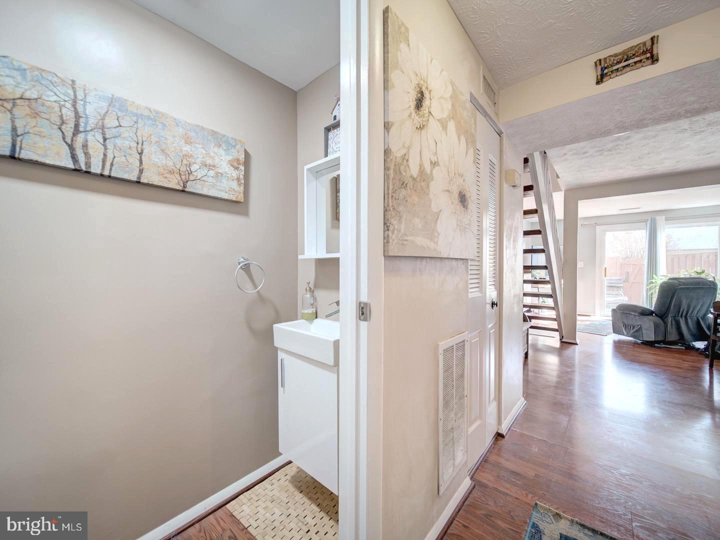 GUNNERS LAKE VILLAGE - Residential