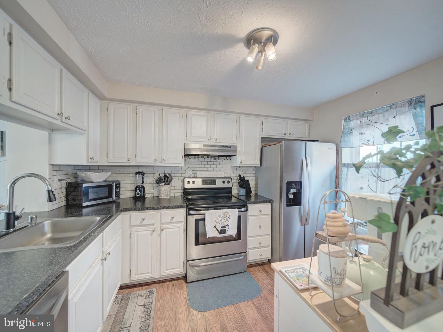 GUNNERS LAKE VILLAGE - Residential