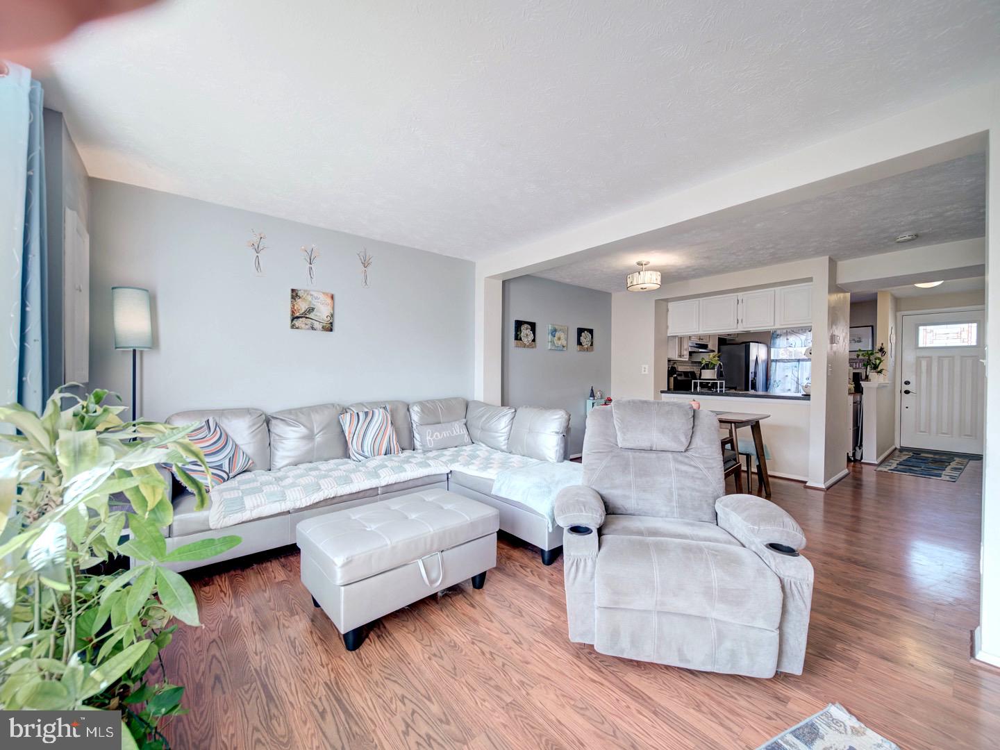 GUNNERS LAKE VILLAGE - Residential