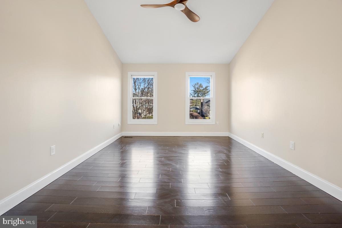 COLLINGTON STATION - Residential