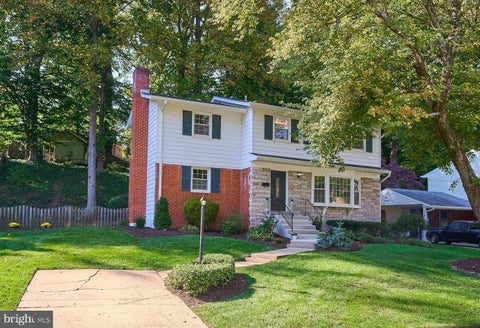 Photo of 5934 Thomas Drive, SPRINGFIELD, VA 22150 (MLS # VAFX2344696)