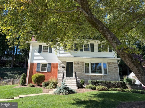 Photo of 5934 Thomas Drive, SPRINGFIELD, VA 22150 (MLS # VAFX2344696)