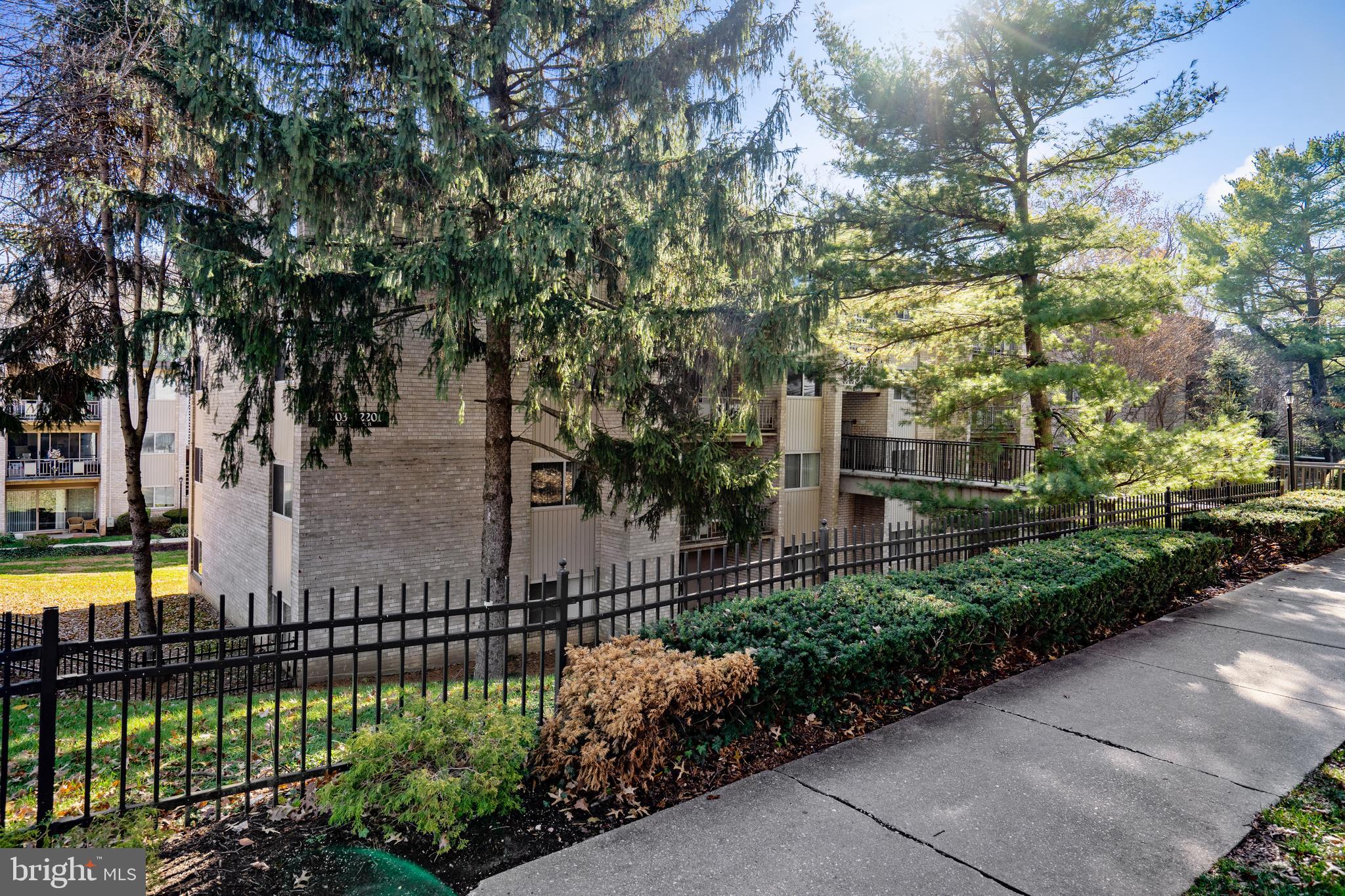 BETHESDA PARK - Residential