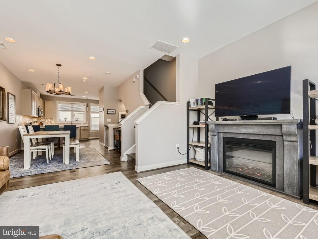 WESTSIDE AT SHADY GROVE METRO - Residential Lease