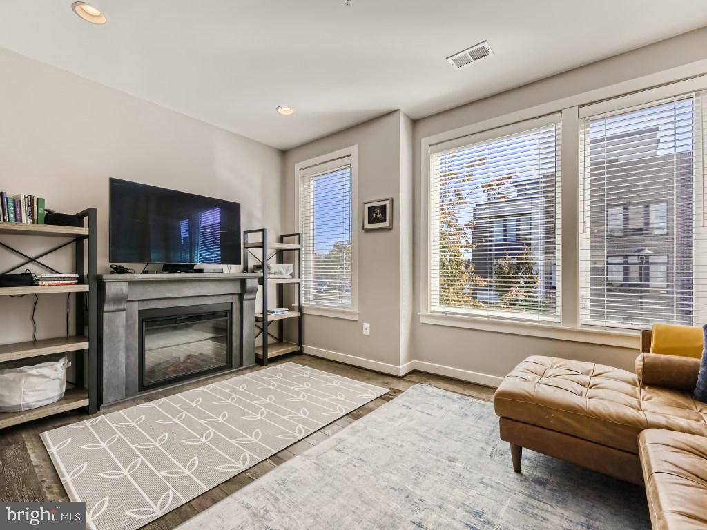 WESTSIDE AT SHADY GROVE METRO - Residential Lease