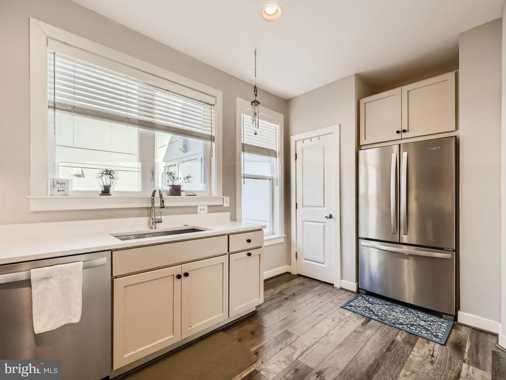 WESTSIDE AT SHADY GROVE METRO - Residential Lease