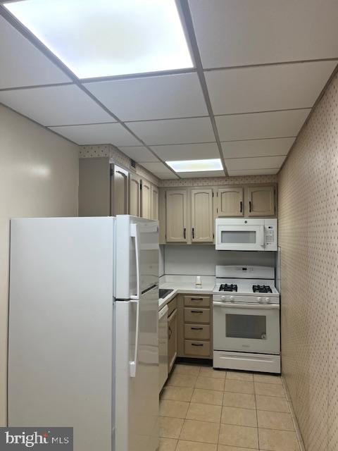 WILDMAN ARMS - Residential Lease