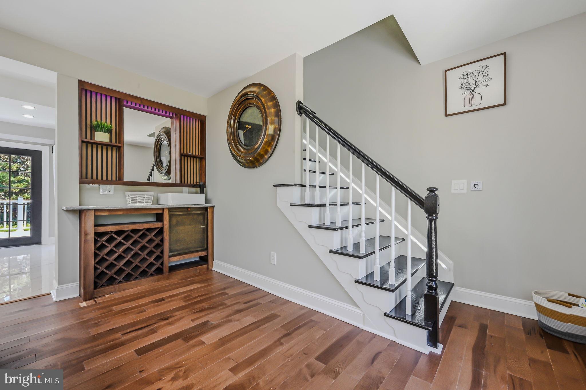 40 W HUNTINGTON CIRCLE