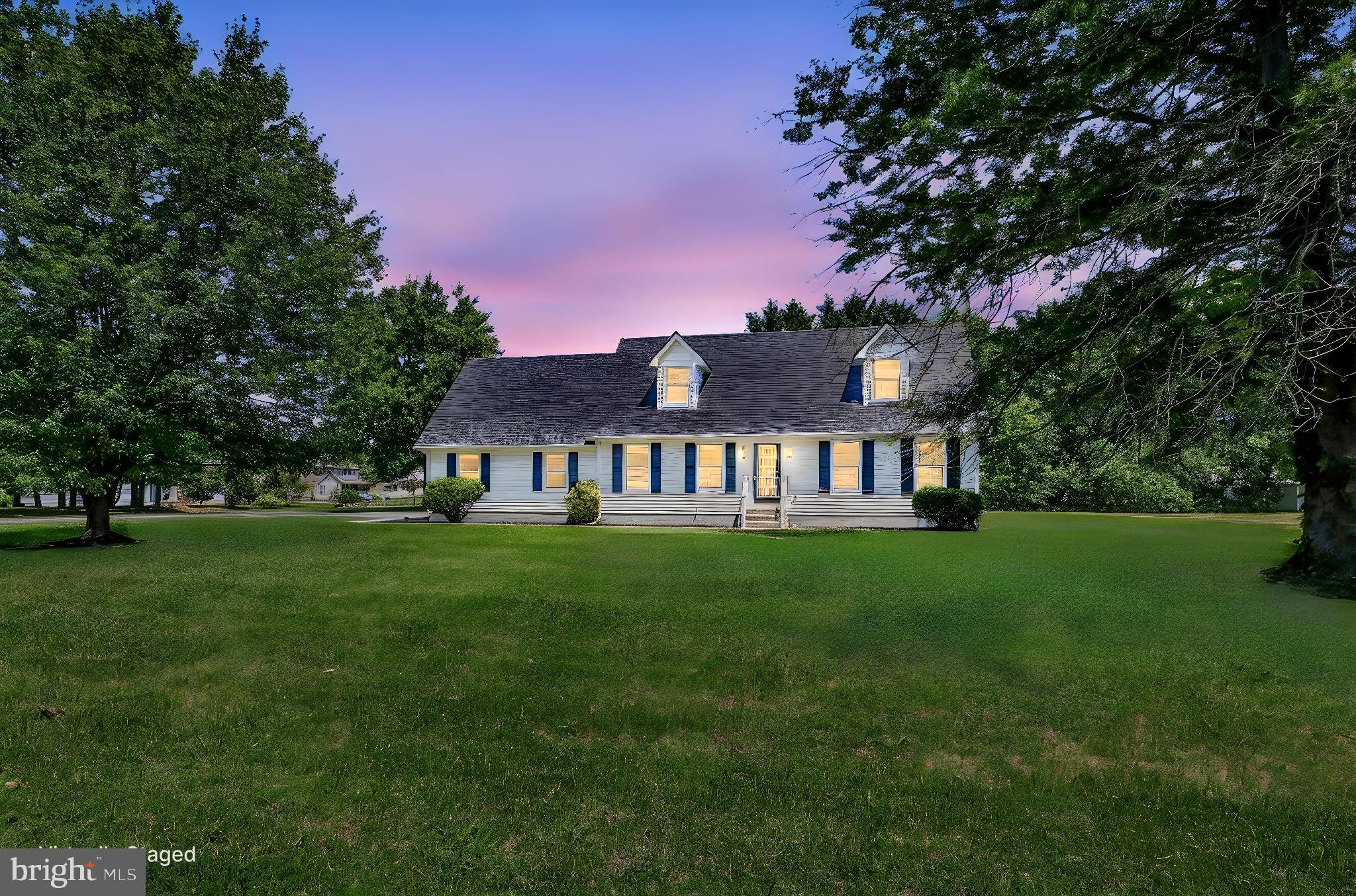 40 W HUNTINGTON CIRCLE