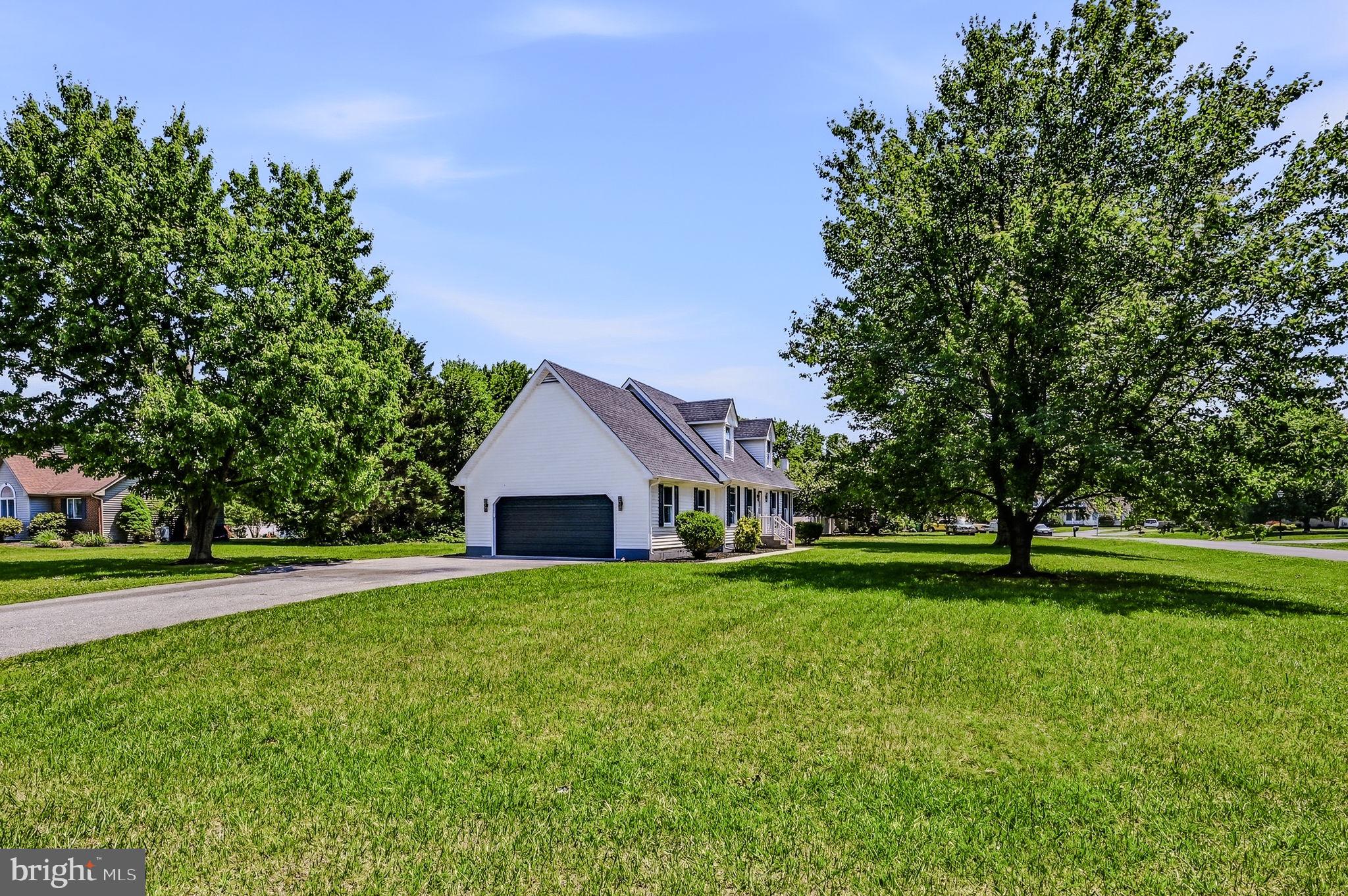 40 W HUNTINGTON CIRCLE