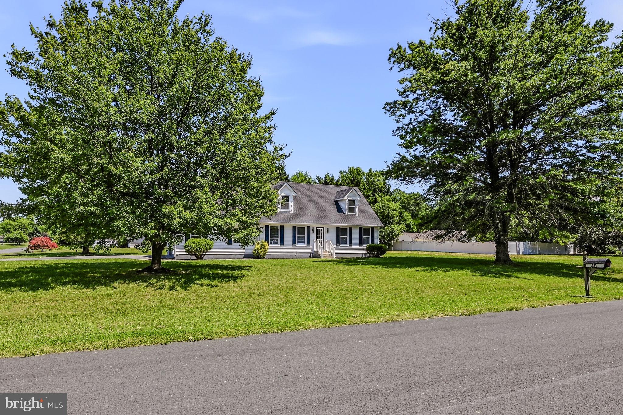 40 W HUNTINGTON CIRCLE