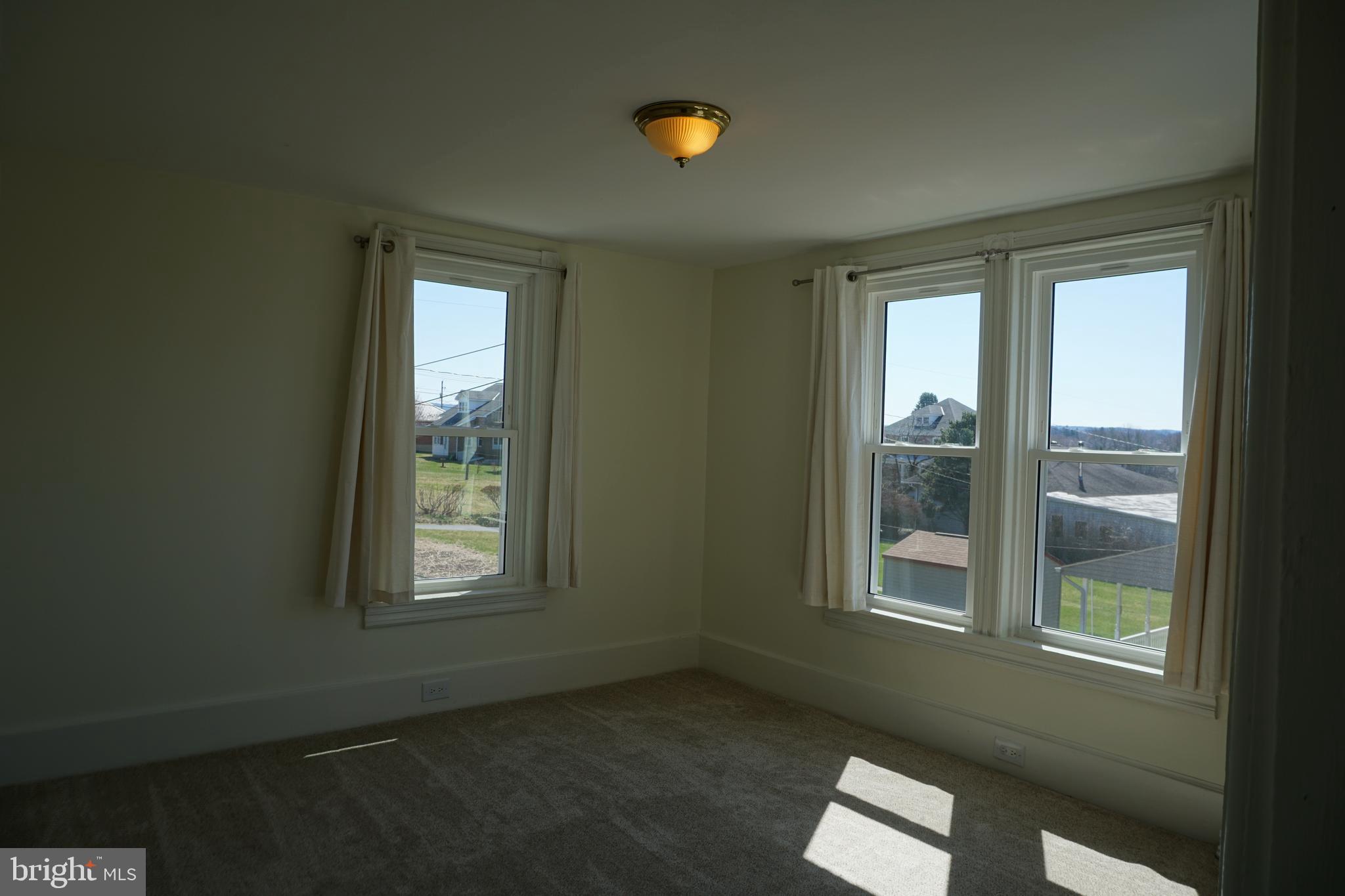 AUTUMN RIDGE - Residential