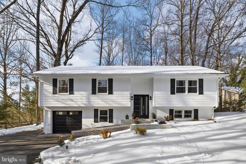 2221 HARPOON DRIVE STAFFORD VA 22554