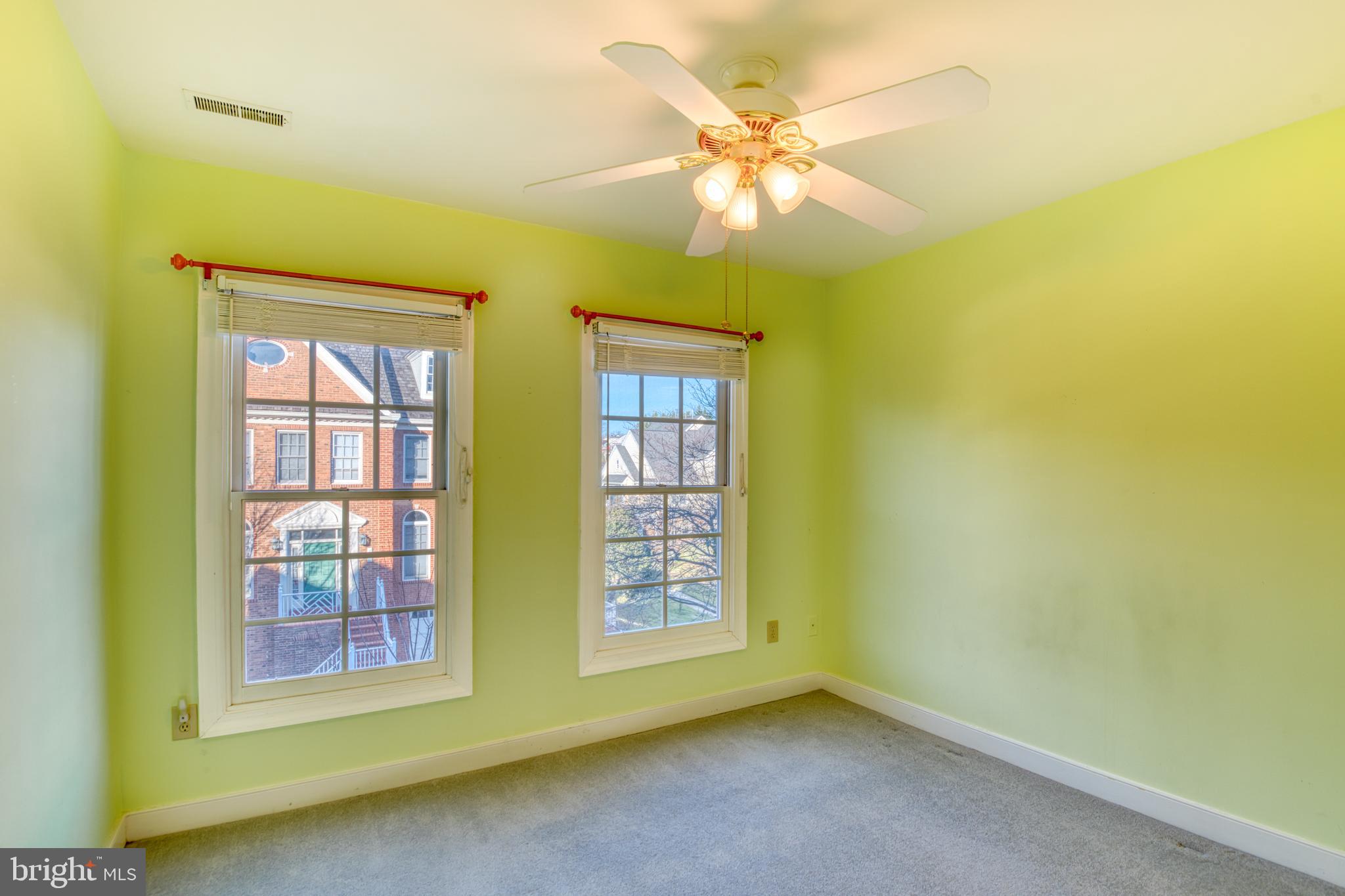 QUINCE ORCHARD KNOLLS - Residential