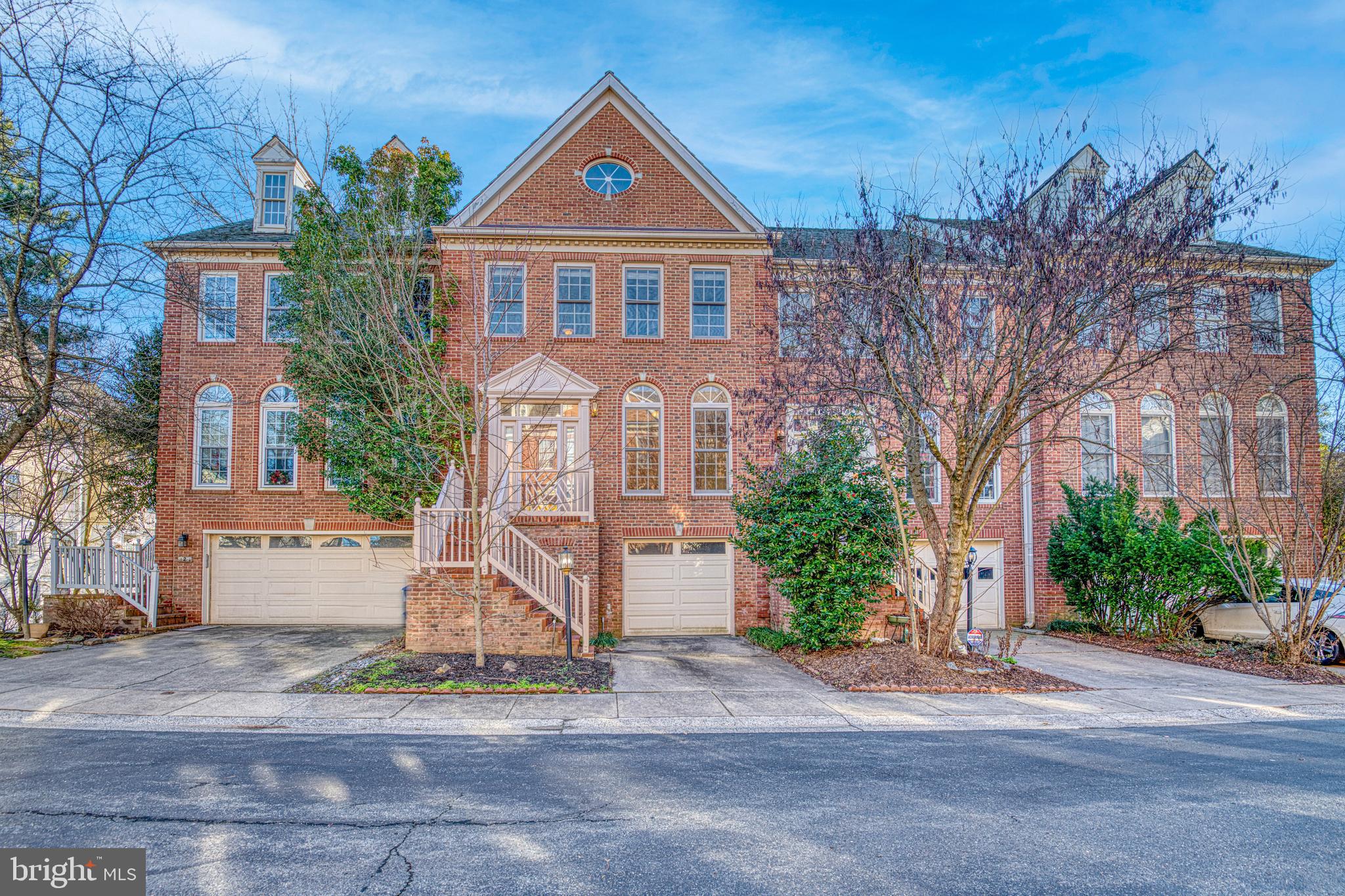 QUINCE ORCHARD KNOLLS - Residential