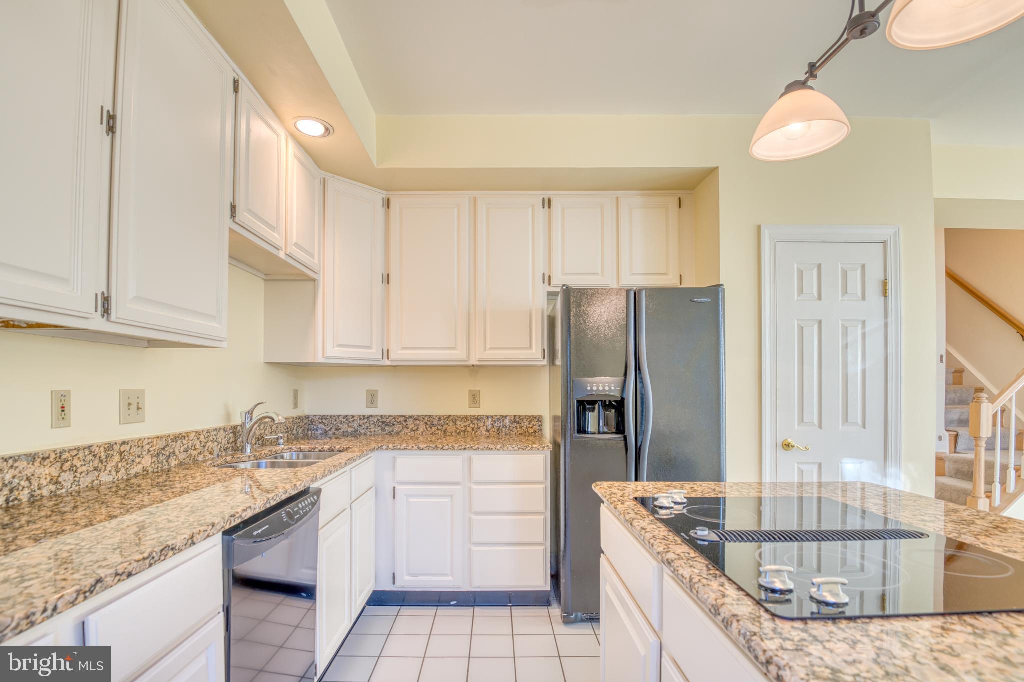 QUINCE ORCHARD KNOLLS - Residential