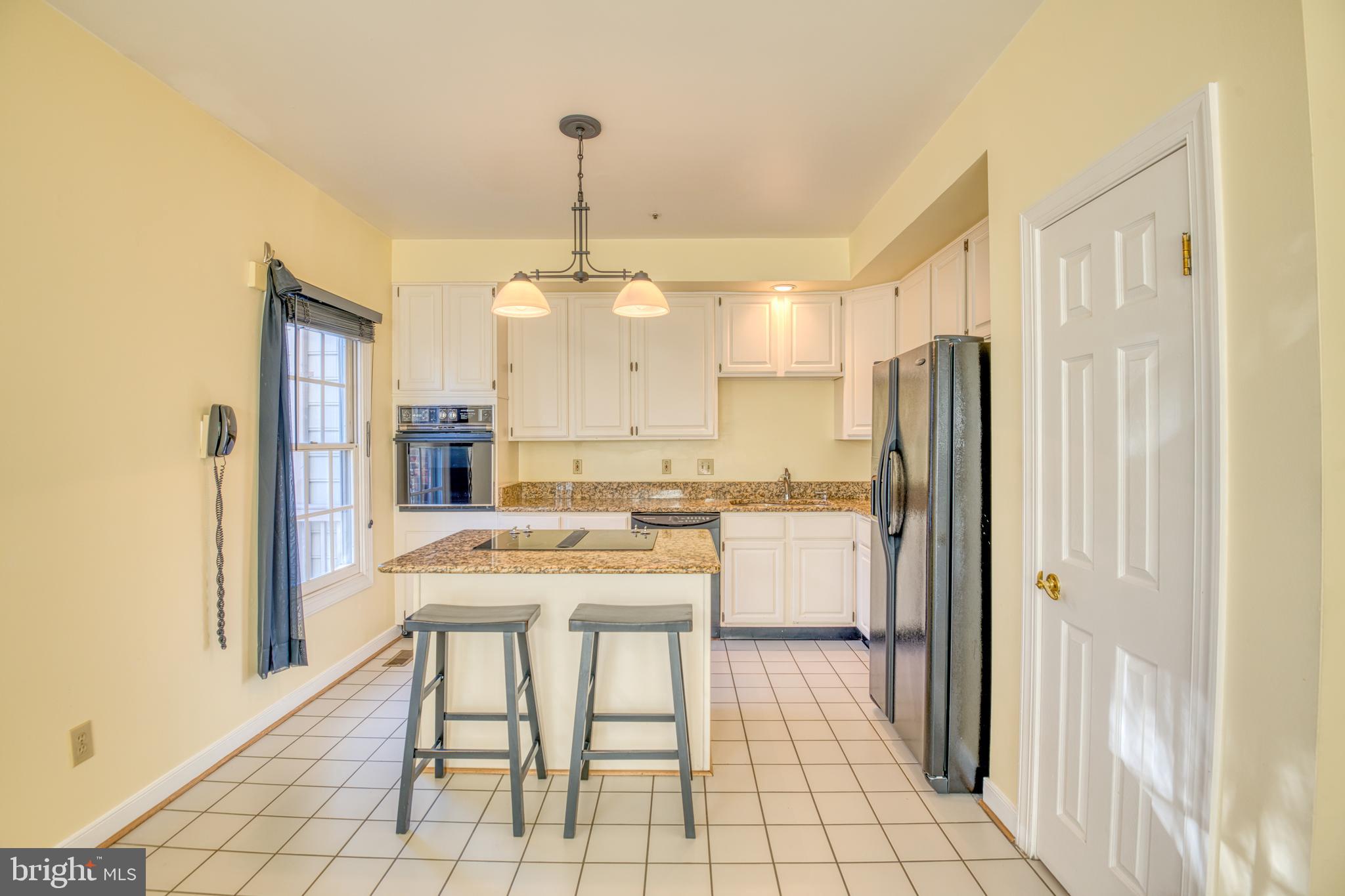 QUINCE ORCHARD KNOLLS - Residential