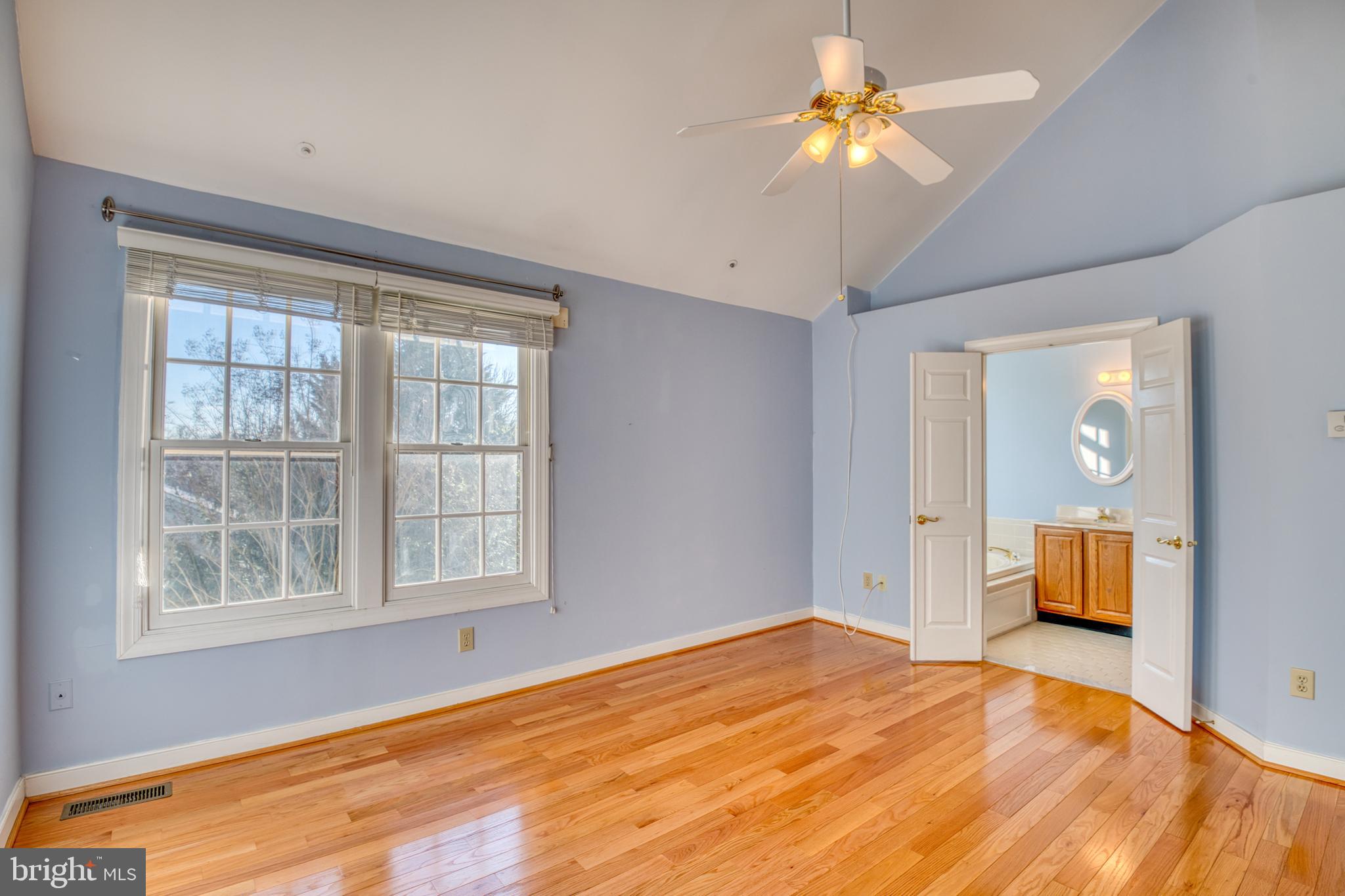 QUINCE ORCHARD KNOLLS - Residential