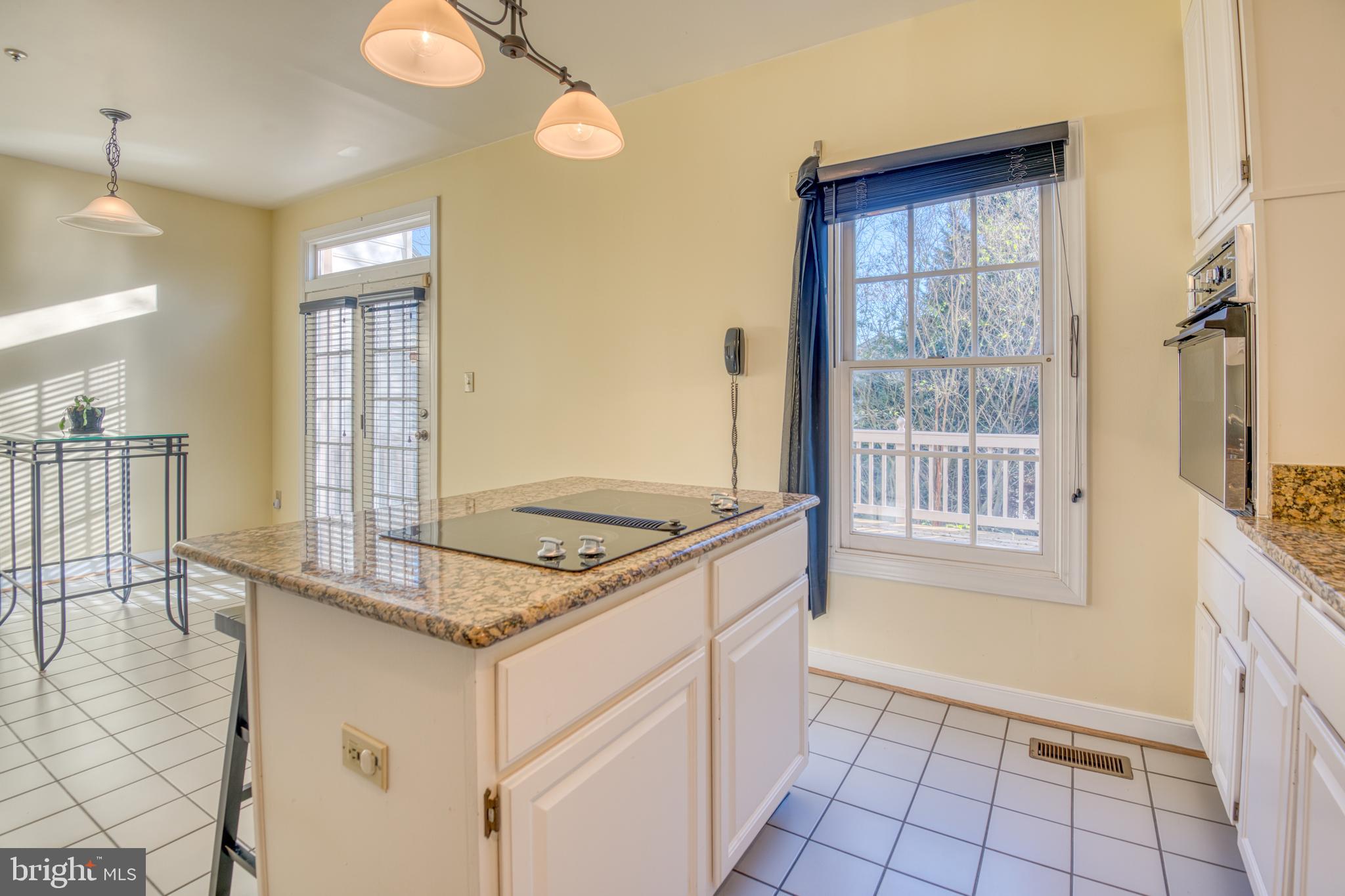 QUINCE ORCHARD KNOLLS - Residential