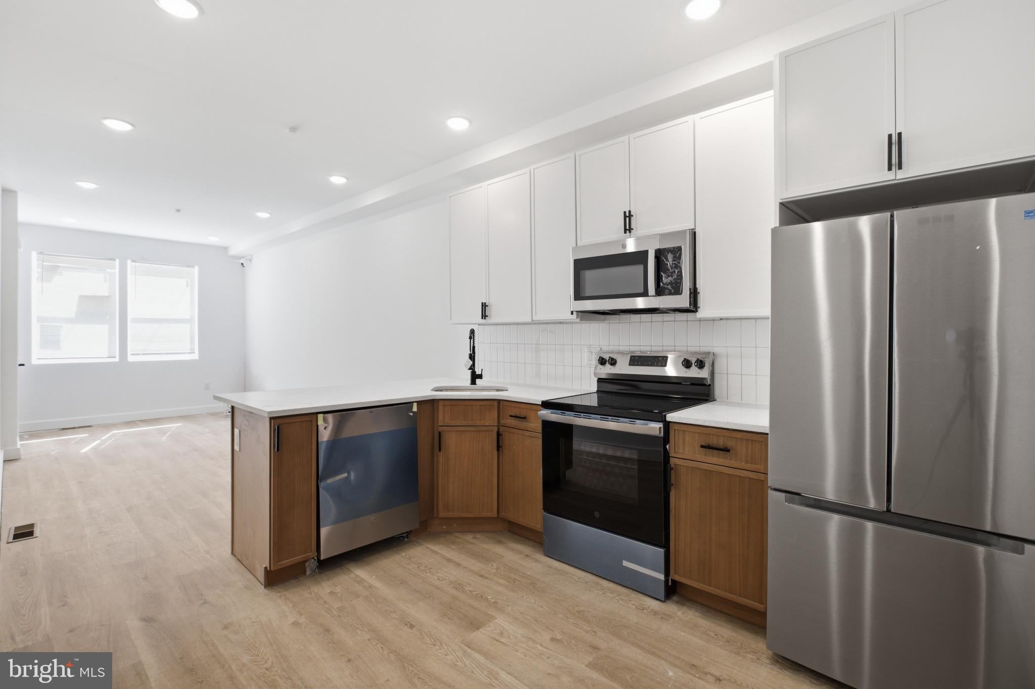 2554 N 12TH STREET 1