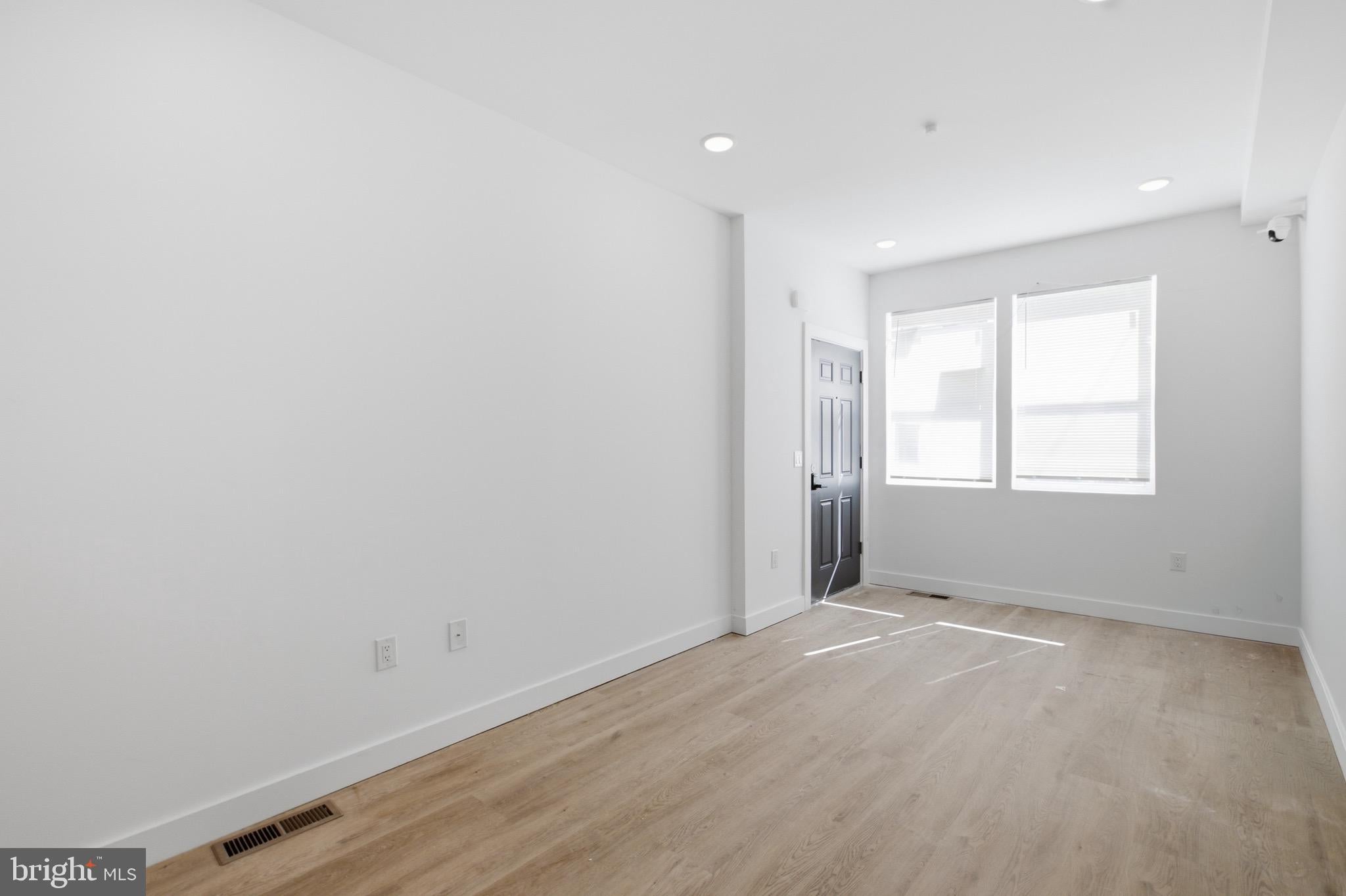 2554 N 12TH STREET 1