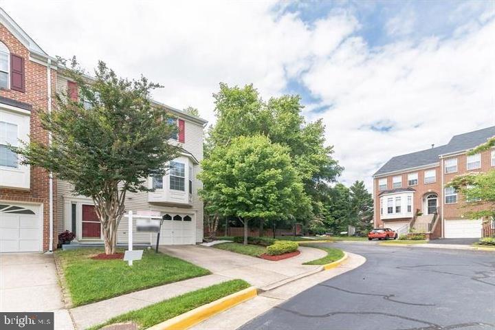 5520 JOWETT COURT