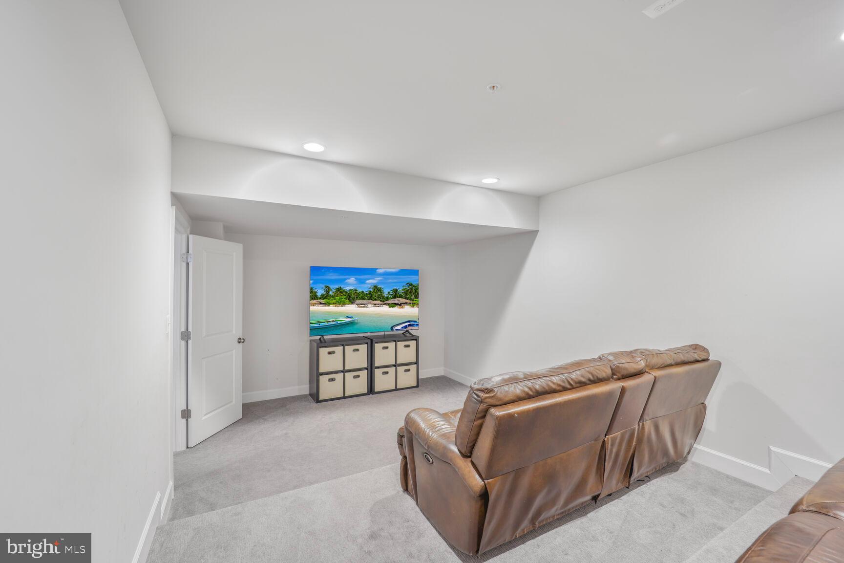 VILLAGES OF SAVANNAH - Residential