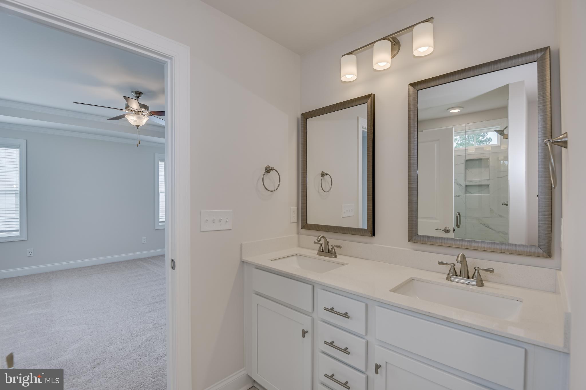 PRESIDENTS POINTE - Residential