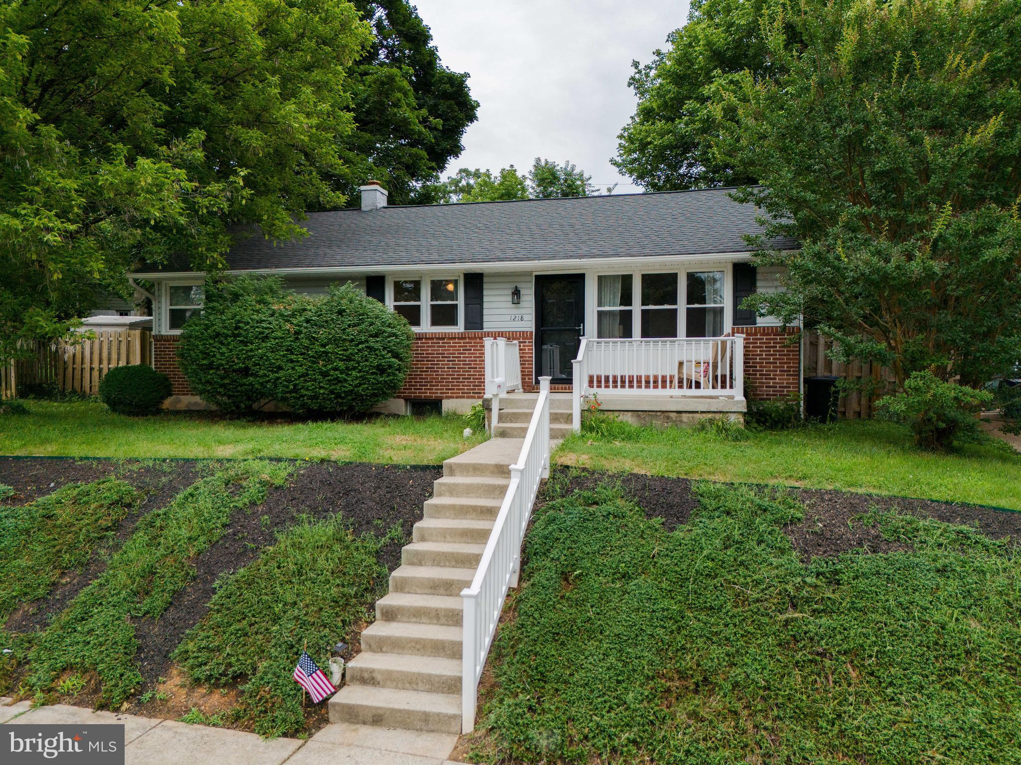 1218 MCCURLEY AVE